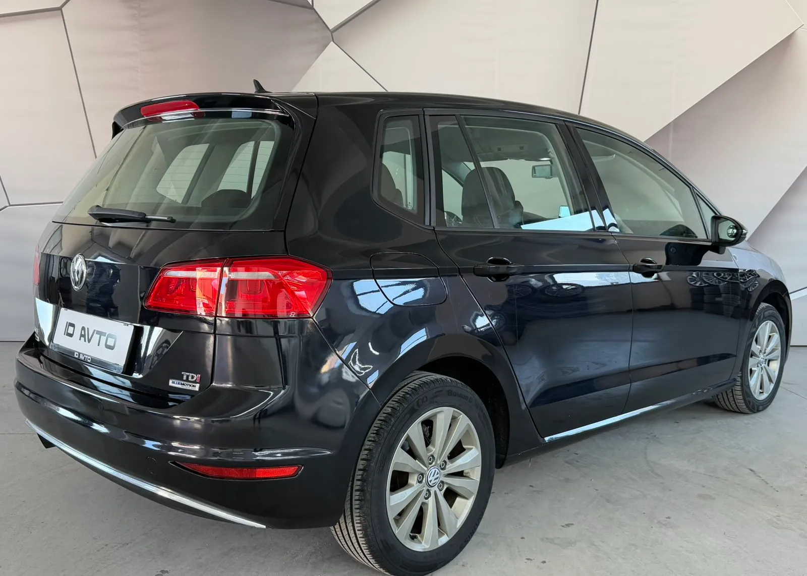 Zunanja slika - Volkswagen Golf - Sportsvan 1,6 TDI BMT Highline - 2