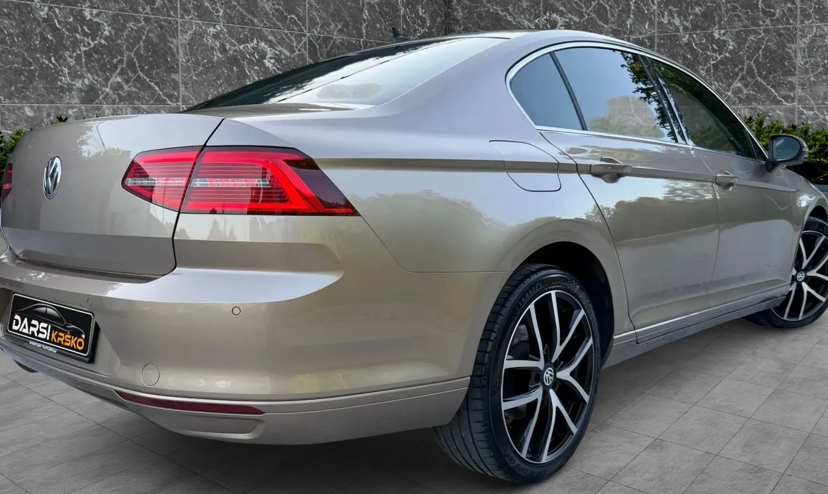 Zunanja slika - Volkswagen Passat - 2.0TDI Highline DSG VIRTUAL ACC FULL LED ALU19 - 2