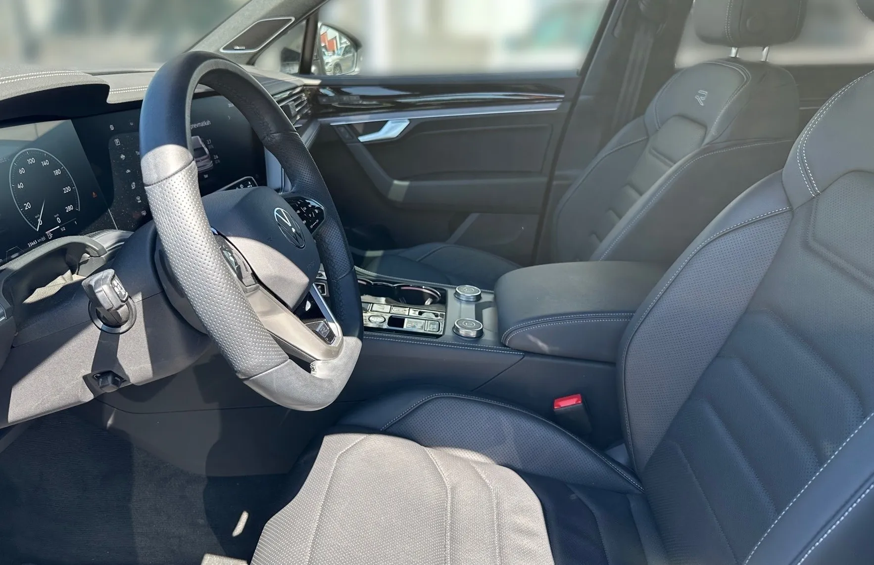 Zunanja slika - VW Touareg - 4motion V6 TDI BMT R-Line Tiptronic - 7