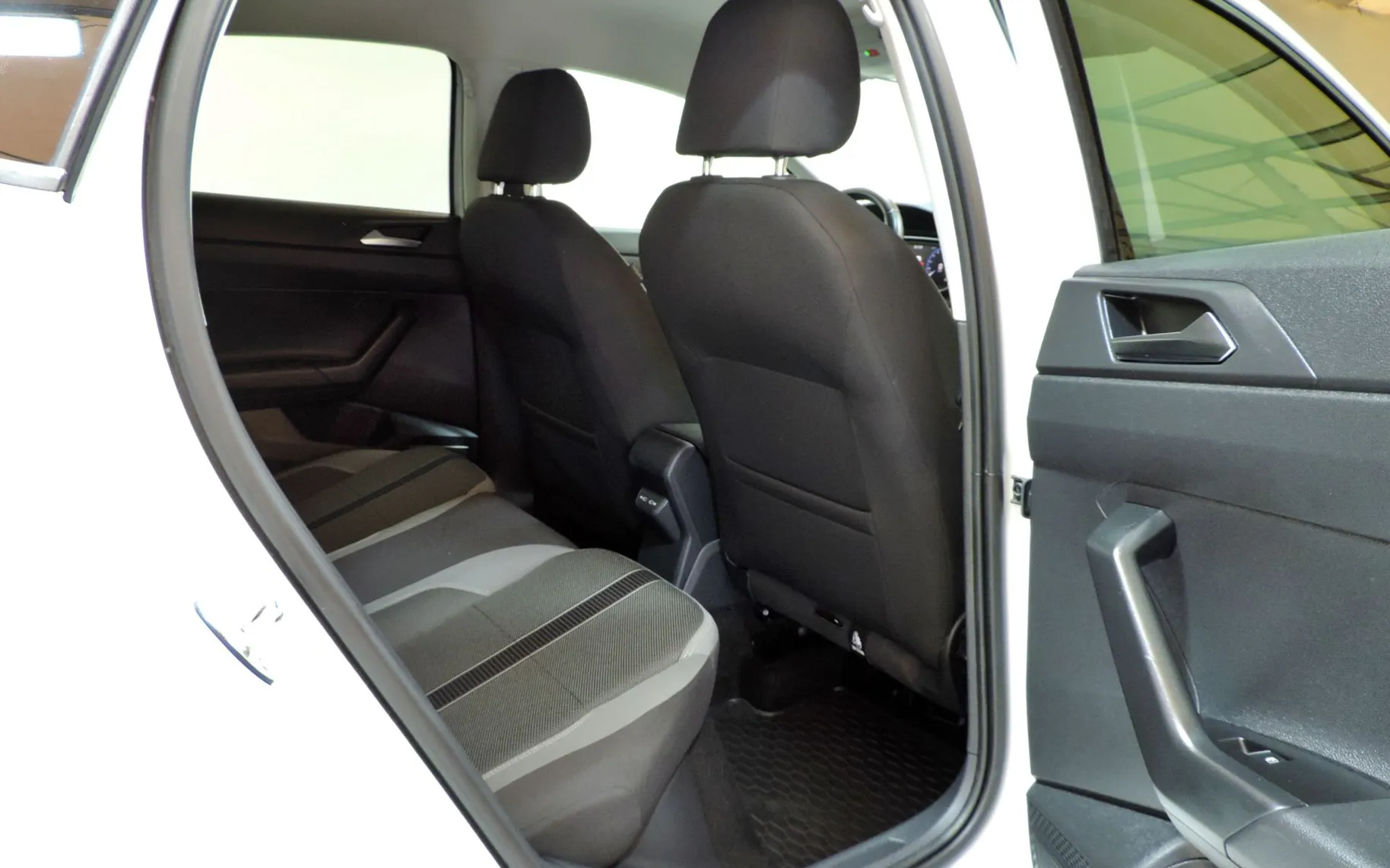 Zunanja slika - Volkswagen Polo - 1.0 TSI Style  ACC-KAMERA-MRTVI KOTI-2XPDC - 21