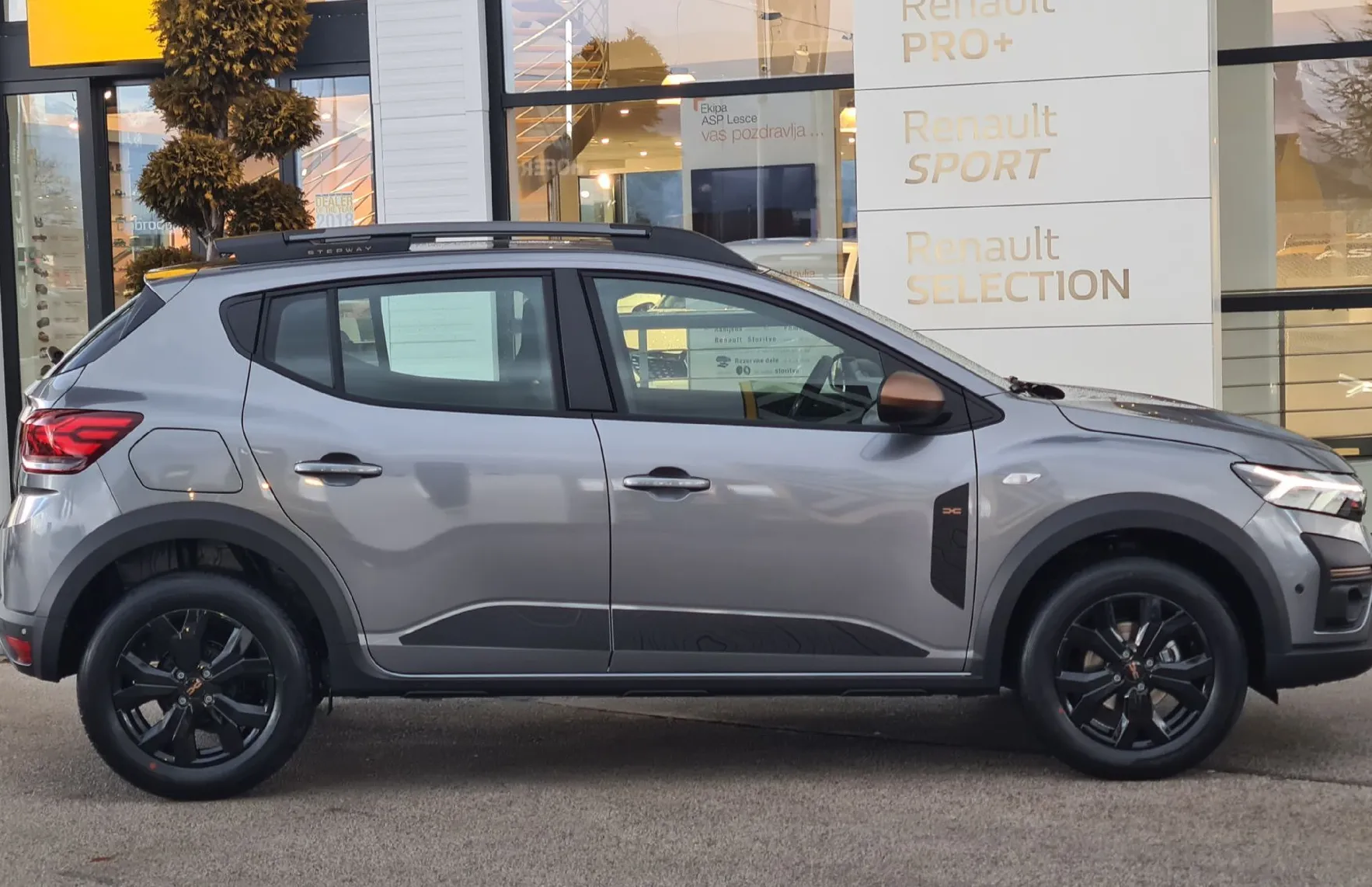 Zunanja slika - Dacia Sandero - 1.0 TCe 110 Stepway Extreme - 4