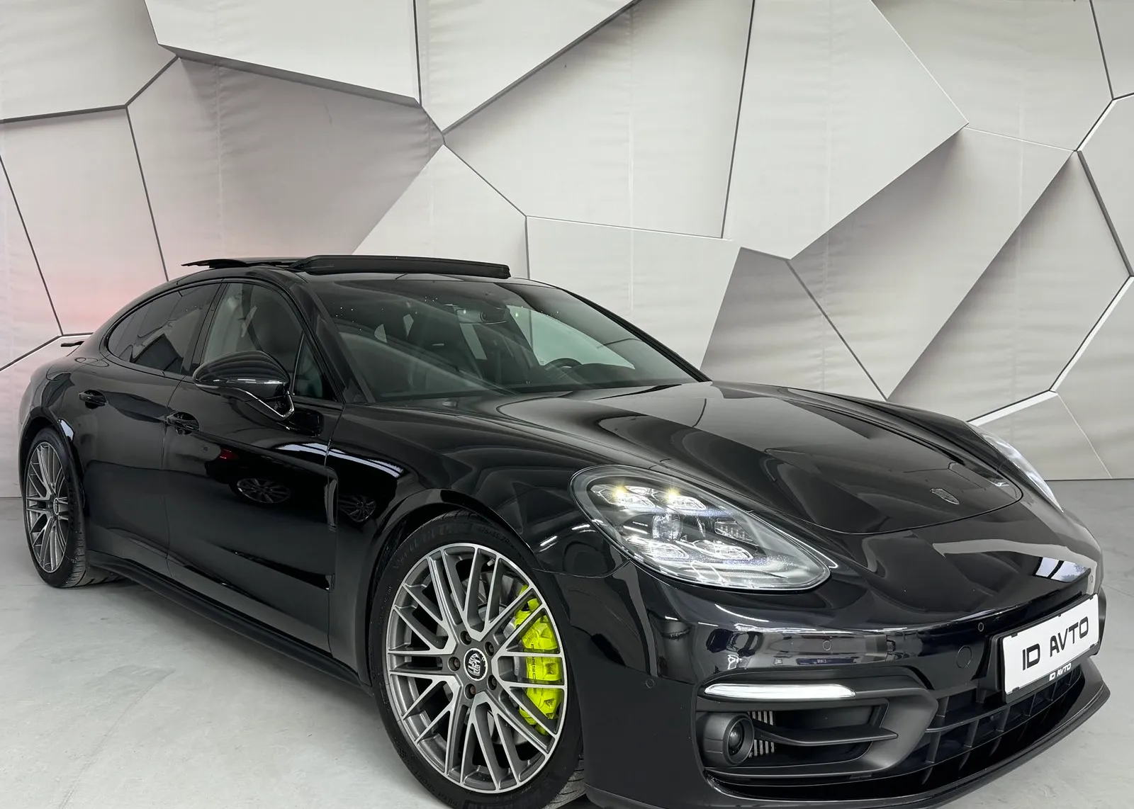 Zunanja slika - Porsche Panamera - 4S E-Hybrid PDK - 1