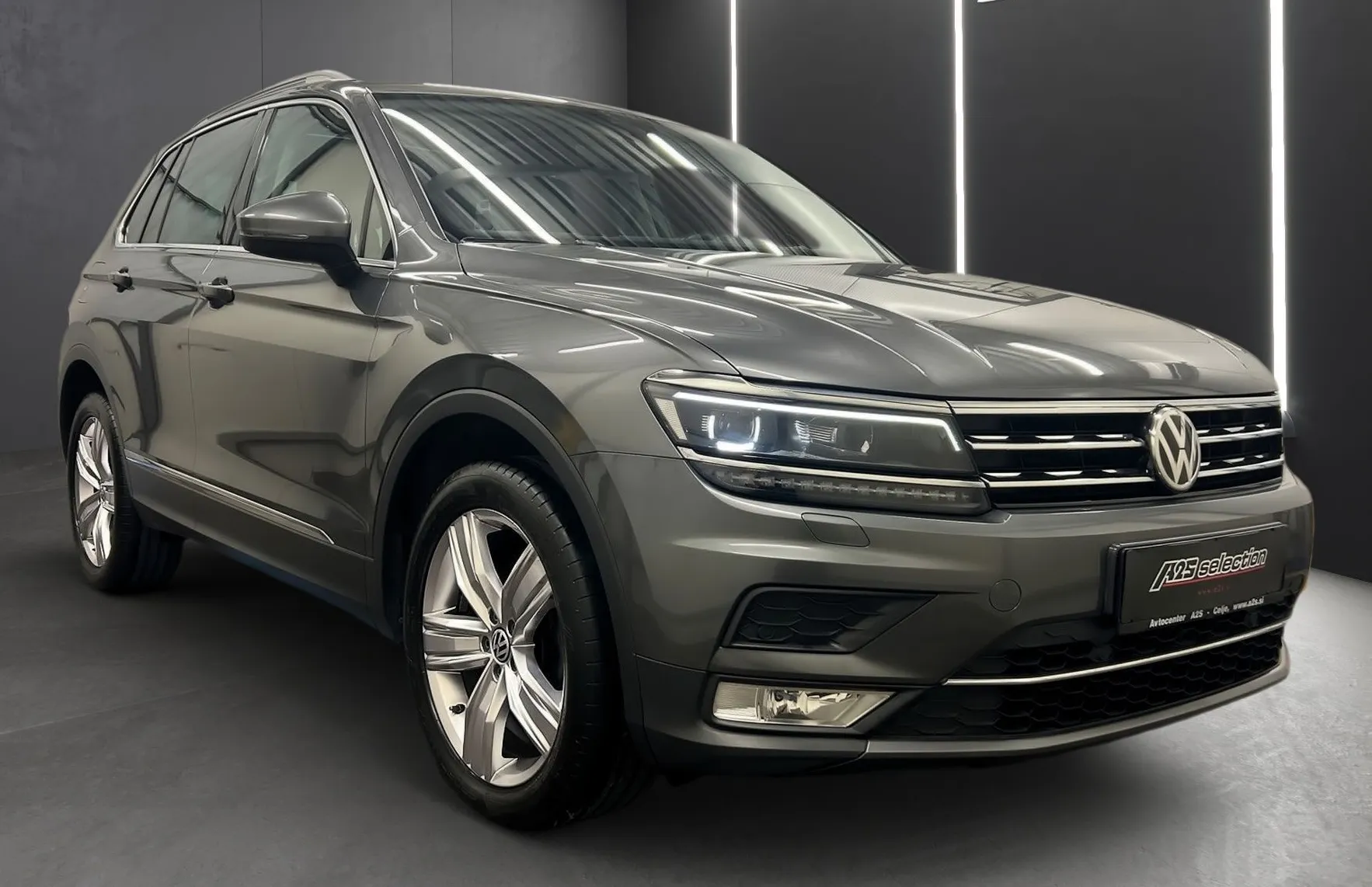 Zunanja slika - VW Tiguan - 2.0 TDI 4Motion DSG Highline Panorama-LED-Keyless - 1