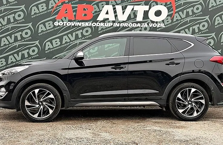 Zunanja slika - Hyundai Tucson - 1.7 CRDI Style+SLO+1LASTNIK+SERVISNA+ALU+BIXENON - 8