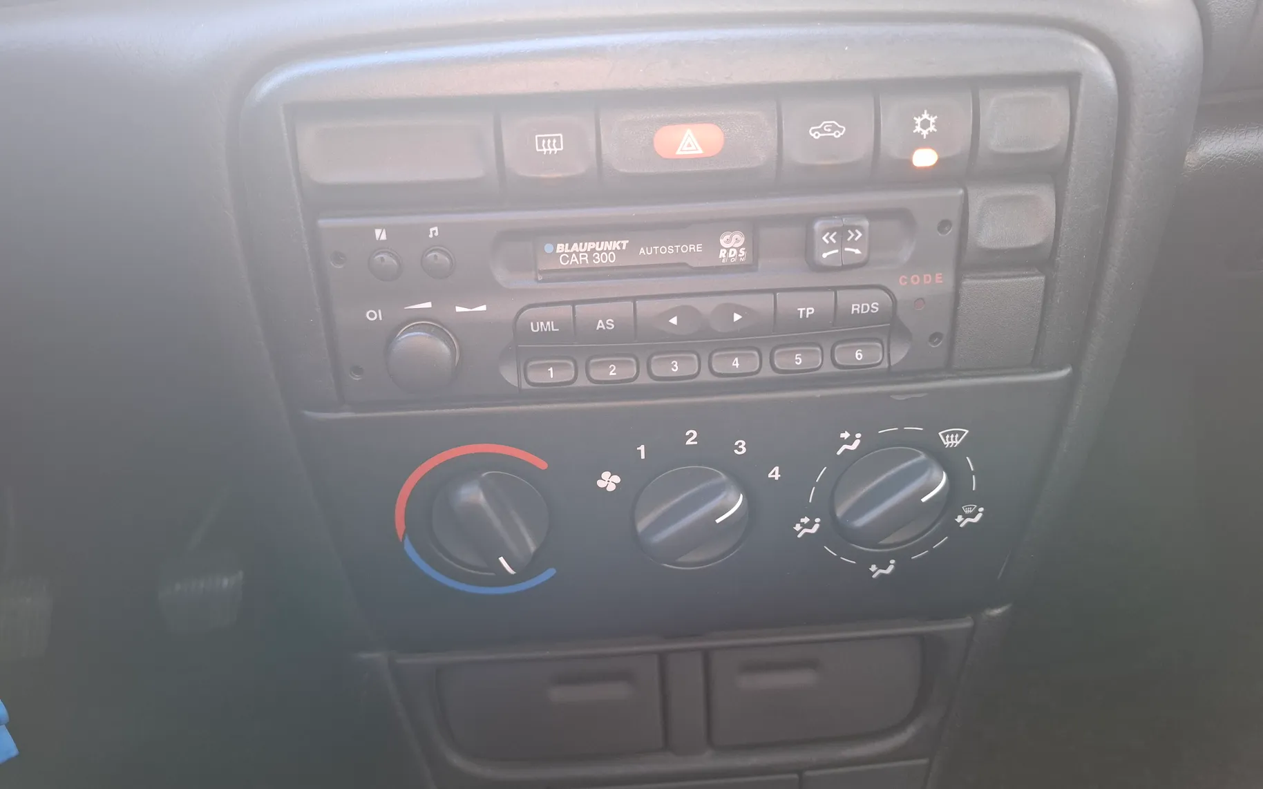 Zunanja slika - Opel Vectra - 1.6i 16V - SLOVENSKO POREKLO + ODLIČNO OHRANJEN - 13