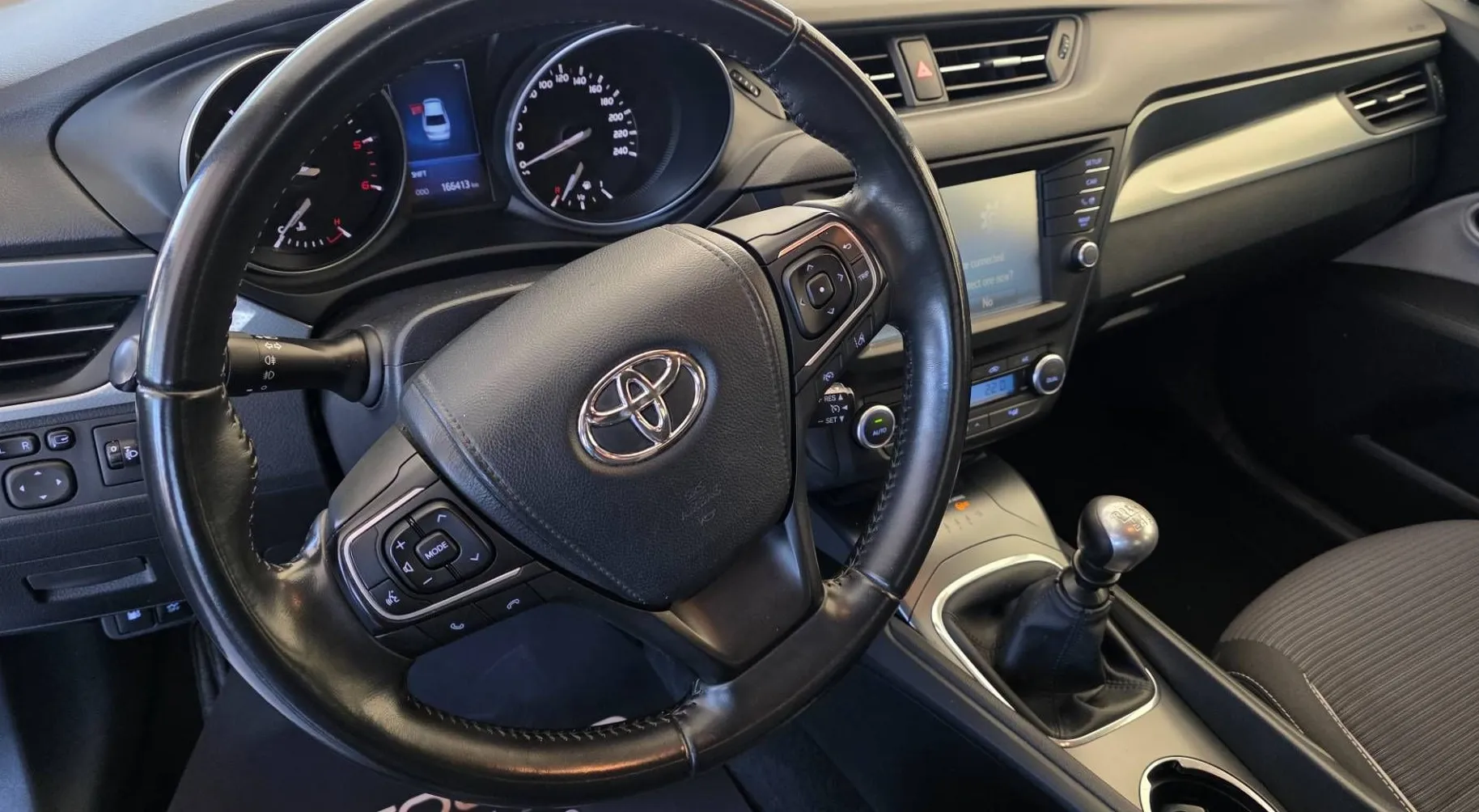 Notranja slika - Toyota Avensis - 2.0 D-4D Luna Sloven. poreklo-Brez pologa 84 obrok - 16