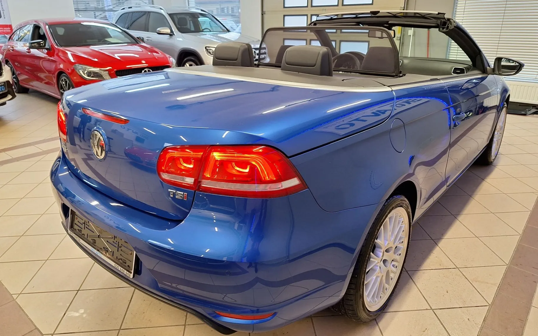 Notranja slika - Volkswagen Eos - 1.4 TSI 1 LASTNIK-ALU-PDC-GRETJE SEDEŽEV-TEMP.-... - 8