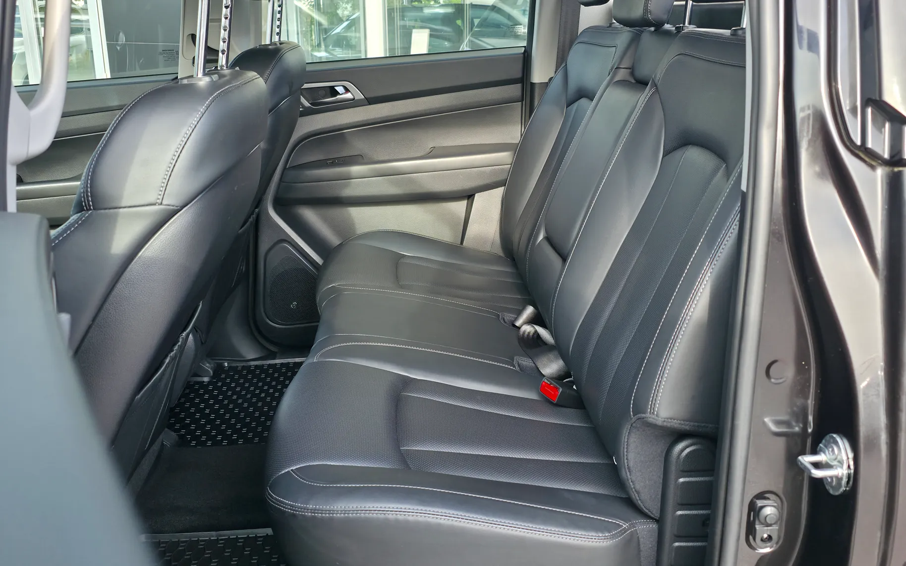Zunanja slika - SsangYong Musso - GRAND 2.2 XDi Ultimate 4WD - 2