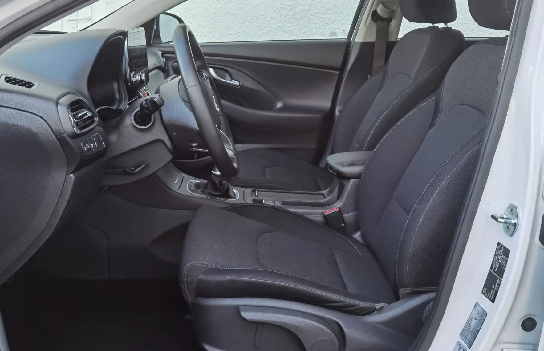 Zunanja slika - Hyundai i30 Wagon - 1.6CRDI Premium LED•LANE•NAVI•KEYLESS•KAMERA•16C• - 6