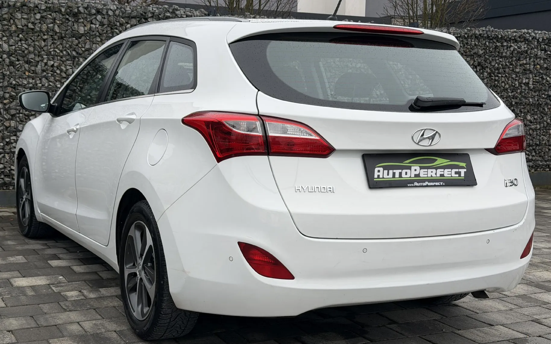 Zunanja slika - Hyundai i30 Wagon - 1.6 CRDI|GR.SED|2CON|TEMPOMAT - 4
