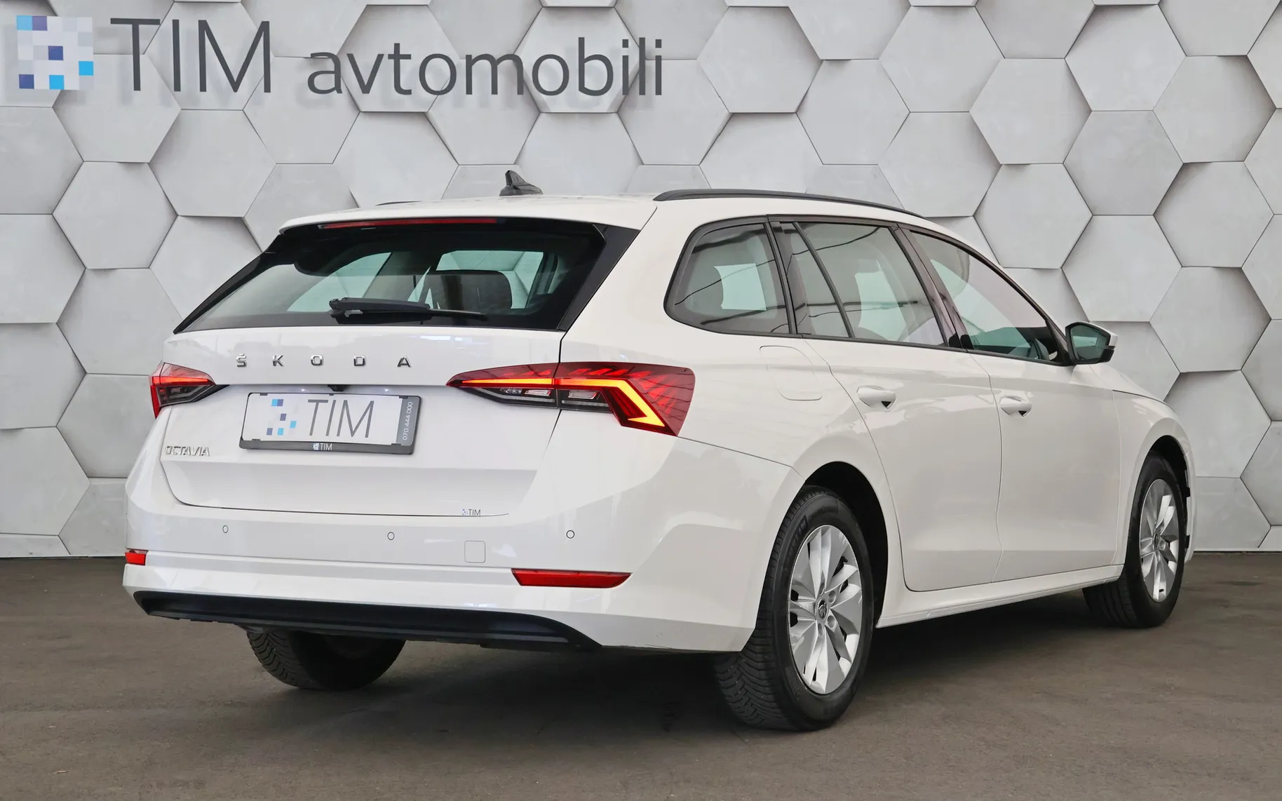 Zunanja slika - Škoda Octavia - 2.0 TDI DSG Ambition 115KM - 3