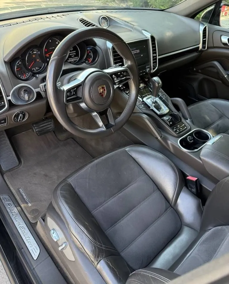Notranja slika - Porsche Cayenne - 3.0 TD Platinum Edition 22col ODLICEN-POLOG 2900 - 11