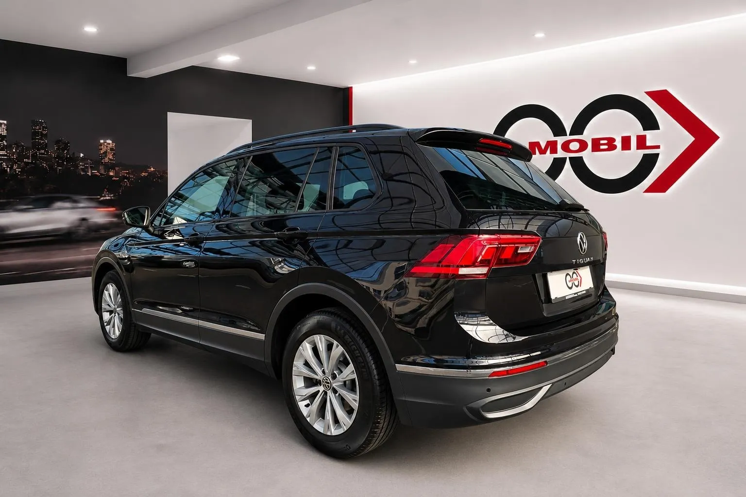 Notranja slika - Volkswagen Tiguan - 2.0 TDI BMT Life DSG - LED.kamera.keyless.ambient - 7