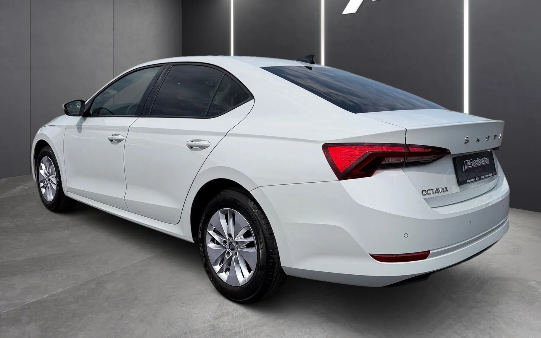 Zunanja slika - Škoda Octavia - 2.0 TDI Ambition-LED-Masaža v. sedežPDC-AppConnect - 4