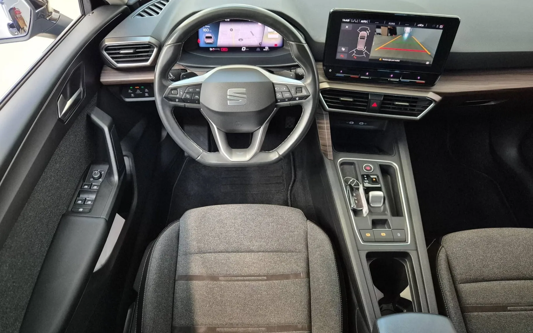Notranja slika - Seat Leon - ST 2.0 TDI Style DSG - 7