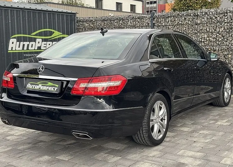 Zunanja slika - Mercedes-Benz E-Razred - E 220 CDI AVANTGARDE AVT GR SED NAVI PDC ACC - 6