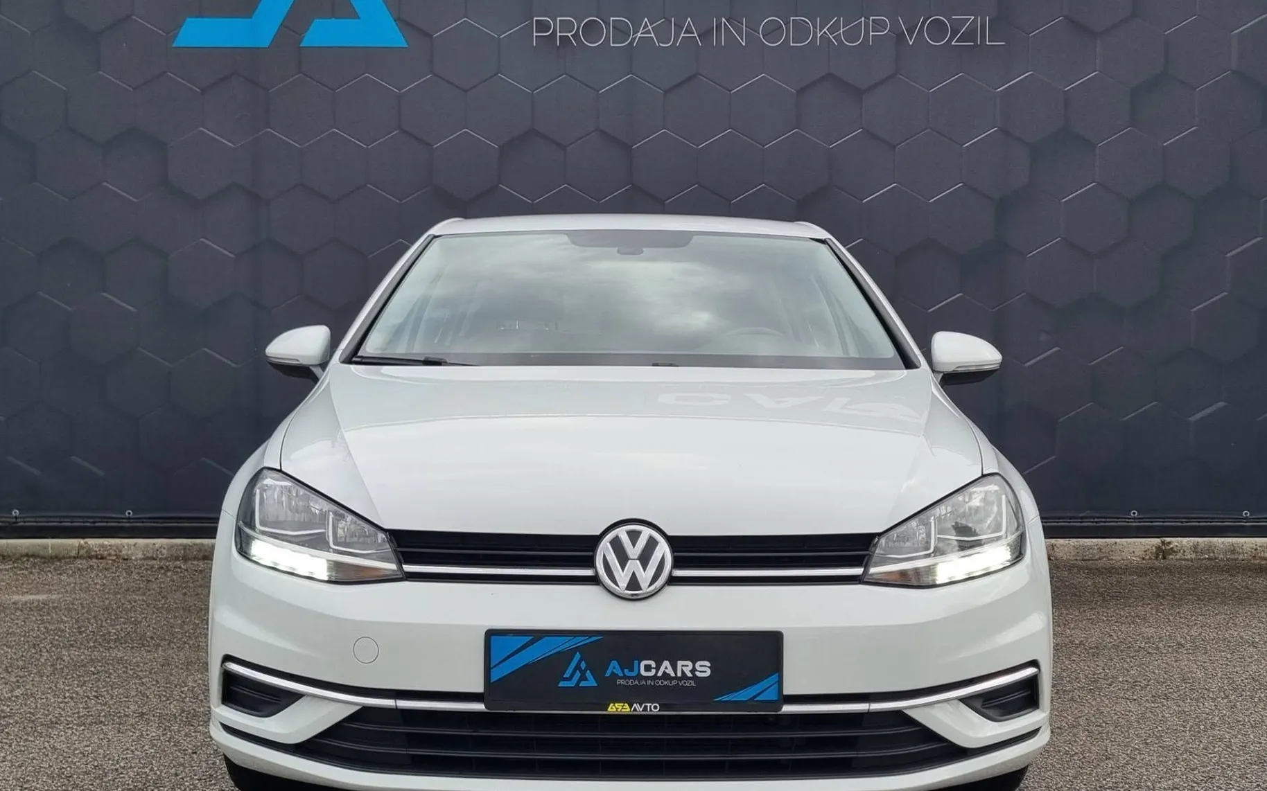 Zunanja slika - VW Golf - 1.0 TSI Comfortline DSG-NAVI-Kamera-Tempomatt - 2