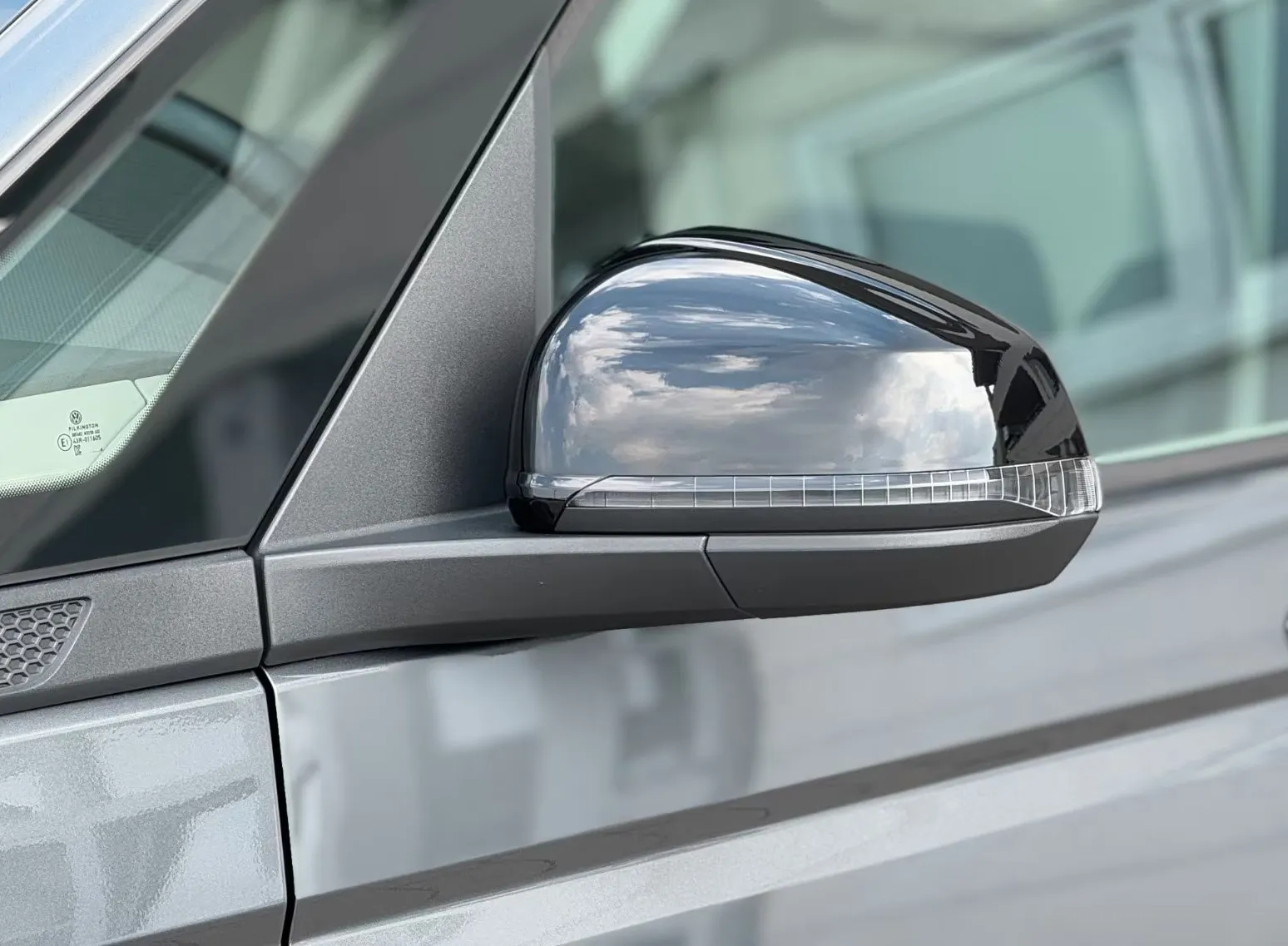 Zunanja slika - Volkswagen Multivan - T7 L2 2.0 TDI AUT. SLO 1.LASTNIK IQ LED ACC 7SED. - 2
