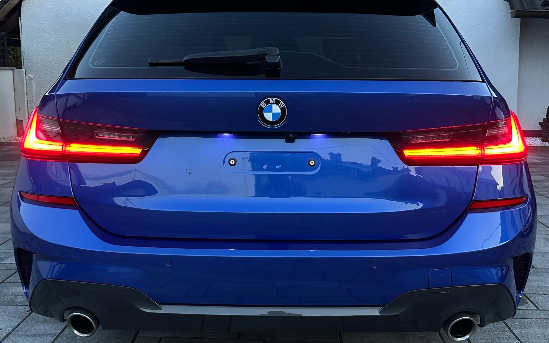 Zunanja slika - BMW Serija 3 - BMW  Touring: M-SPORT AUT|LASER|CARPLAY|KEYLESS| - 4