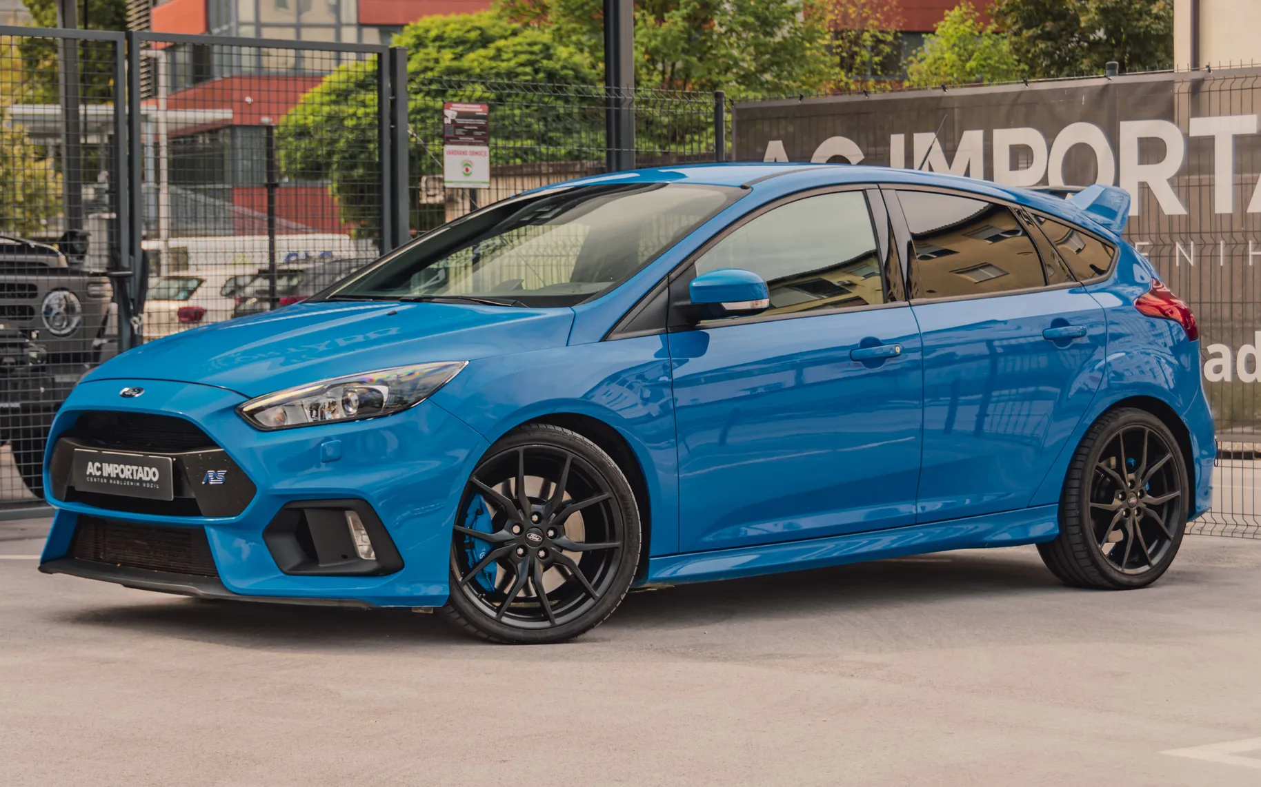 Zunanja slika - Ford Focus - 2.3 EcoBoost RS 4x4-RECARO-BREMBO-NAVI-SYNC-DAB-19 - 2