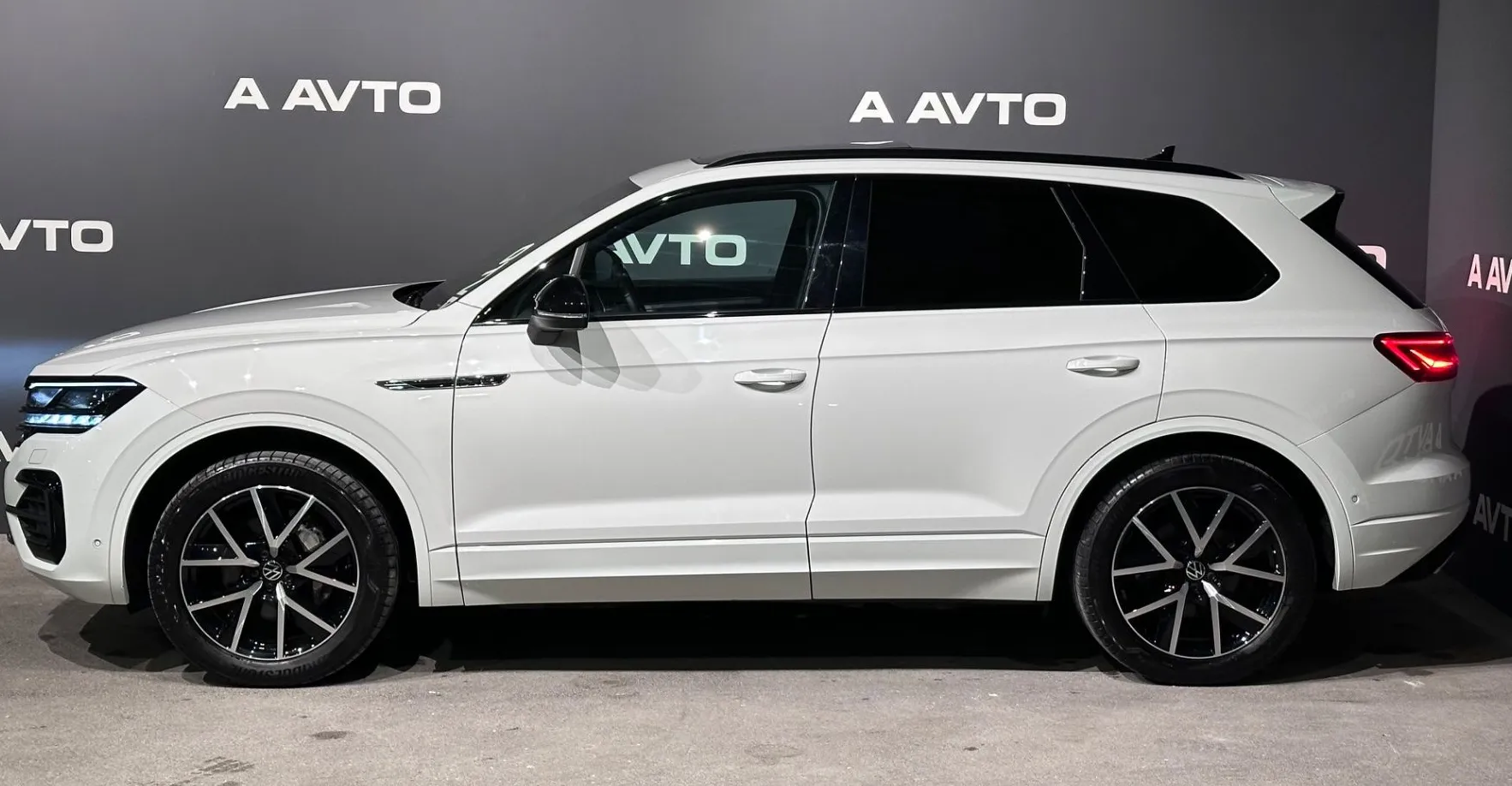 Zunanja slika - Volkswagen Touareg - 4motion V6 TDI BMT R-Line Tiptronic-VK-ZRAČNO-PANO - 4
