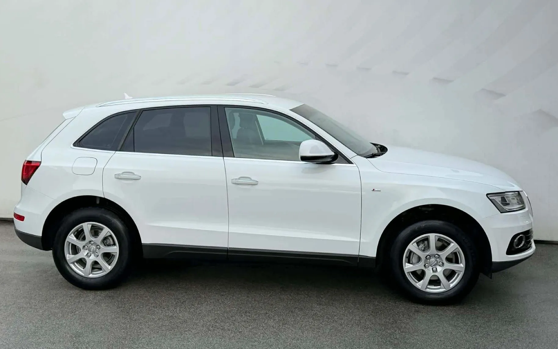 Zunanja slika - Audi Q5 - 2.0 TDI-XENON+LED-LIZING ZA TUJCE-ODLIČEN - 4