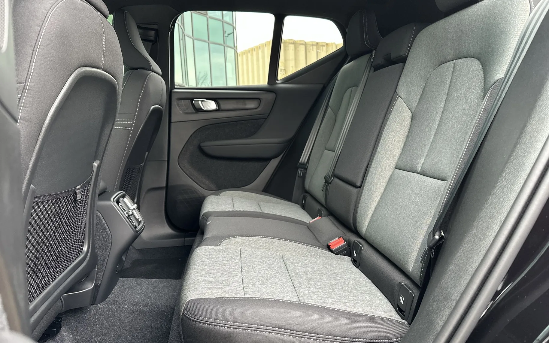 Zunanja slika - Volvo XC40 - B3  P  Plus Black Edition... - 20