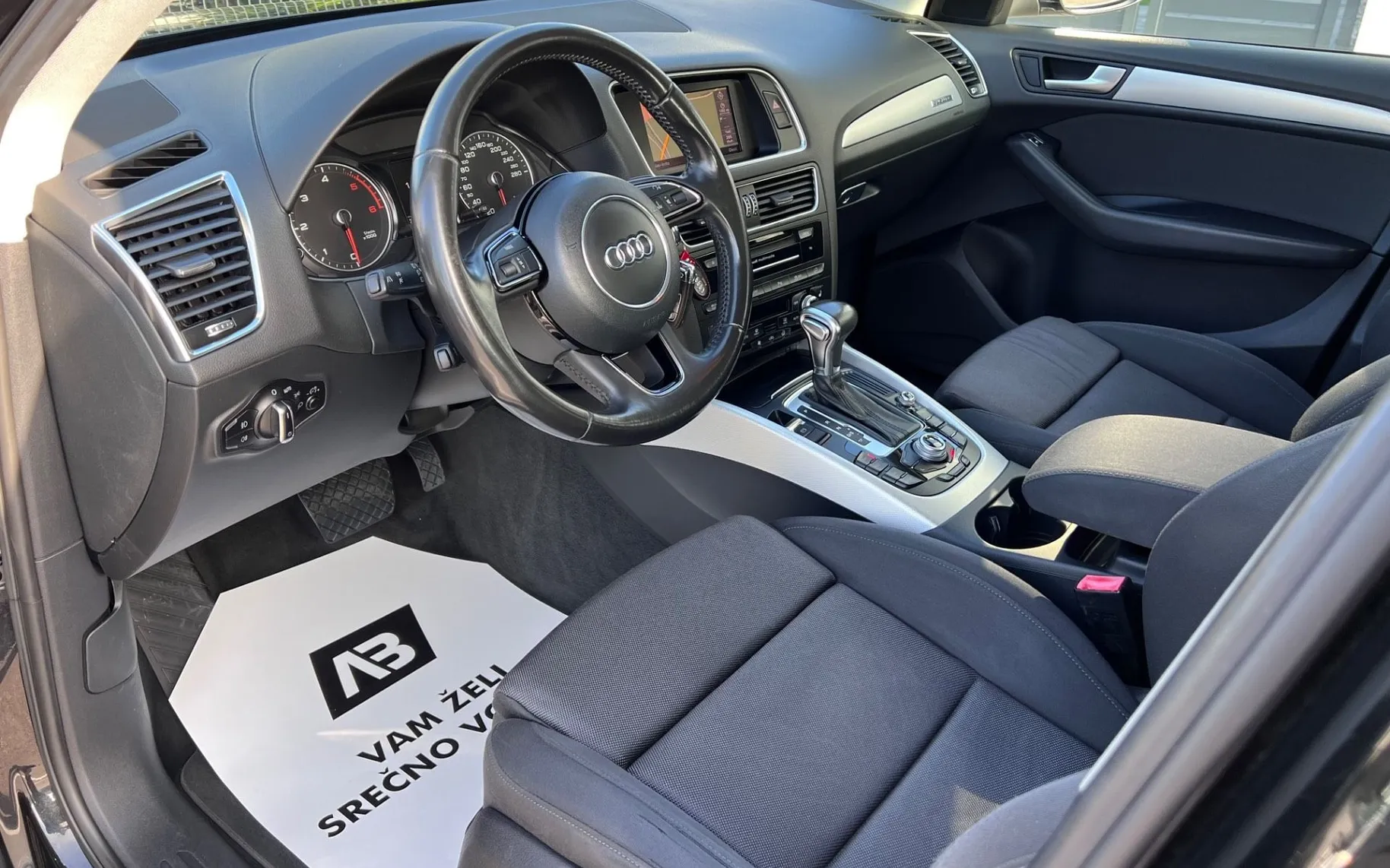 Notranja slika - Audi Q5 - 2.0 TDI+Q+SLO+1.LAST+NAVI+XENON+... - 9
