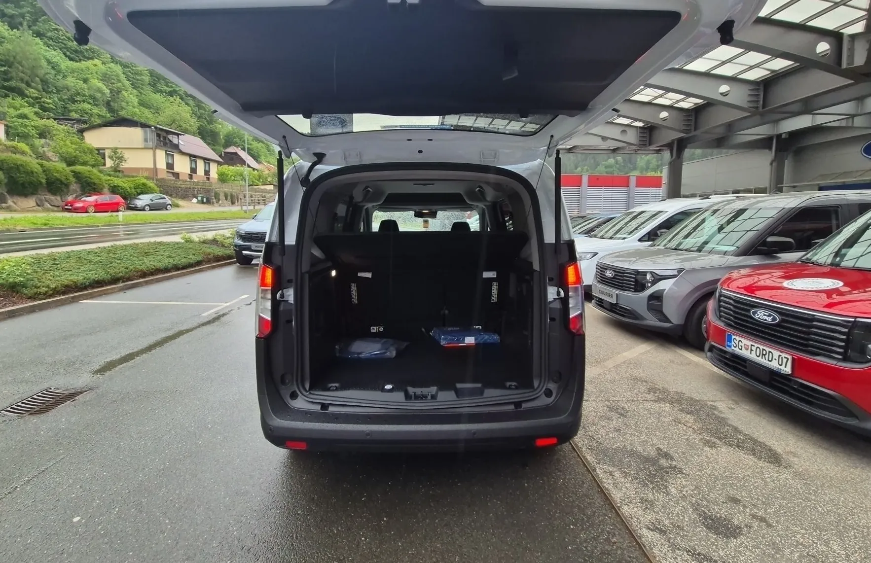 Zunanja slika - Ford Tourneo - Courier E- TITANIUM - 9
