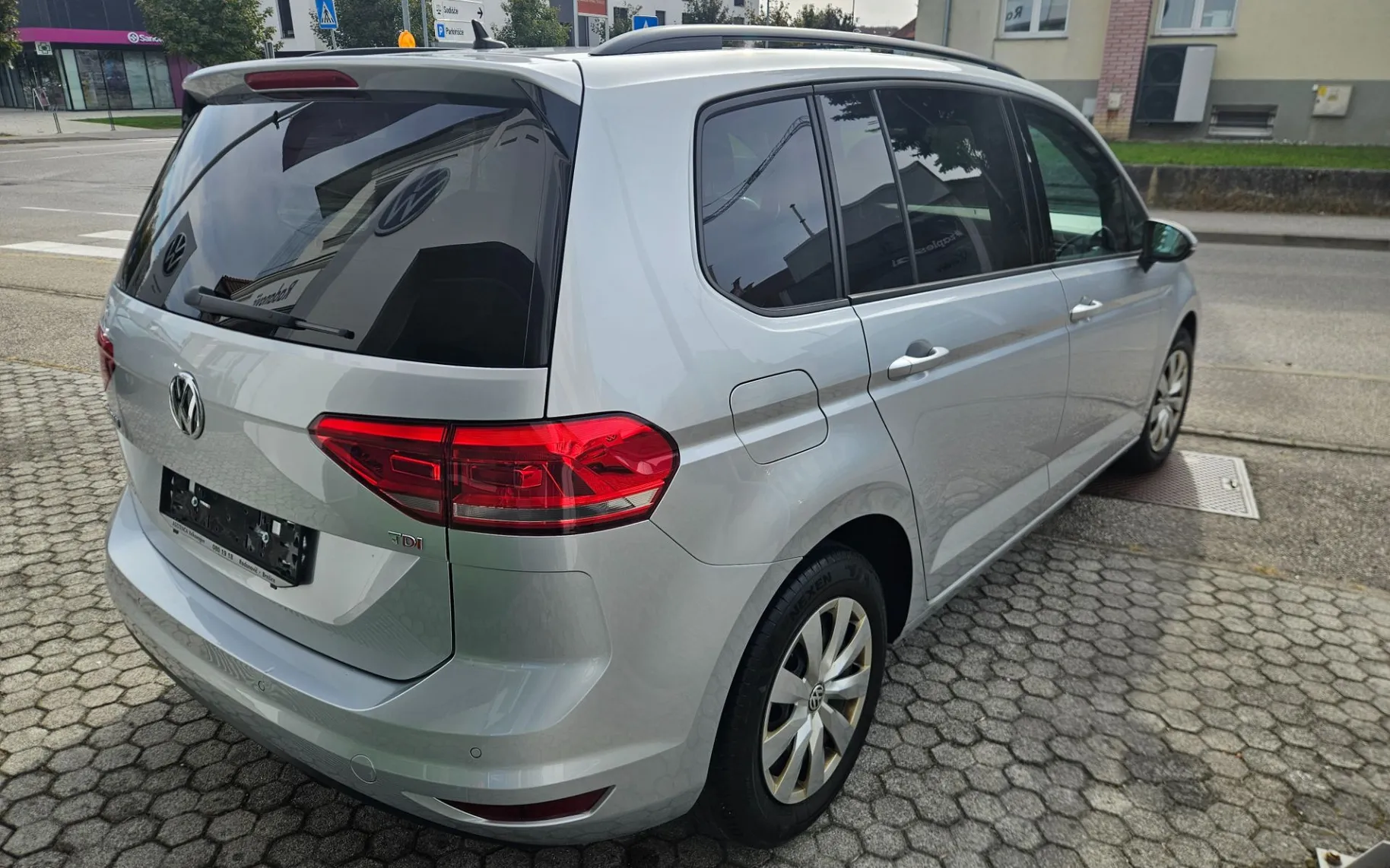 Zunanja slika - Volkswagen Touran - 1.6 TDI Comfortline 85kW - 3