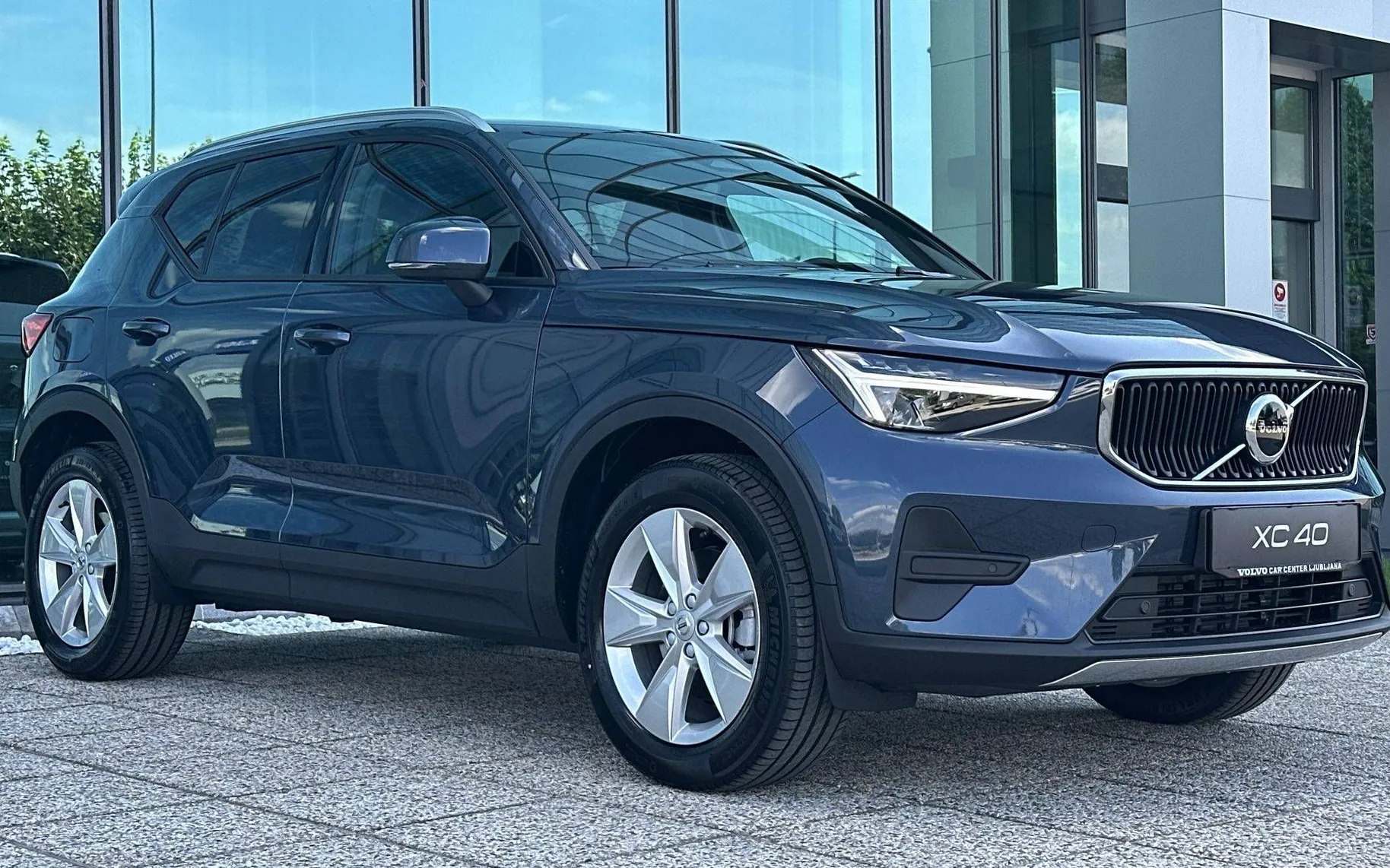 Zunanja slika - Volvo XC40 - B3P Core Avt. - 3
