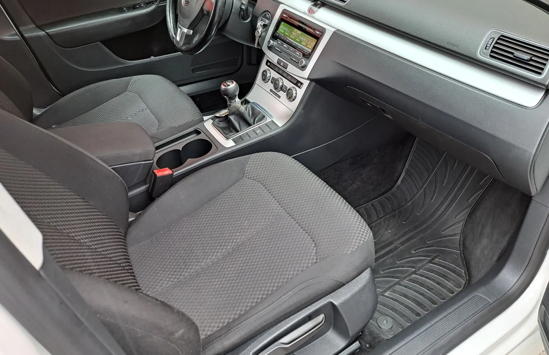 Zunanja slika - VW Passat - Variant 1.6 TDI  Comfortline -ODLIČEN- - 10