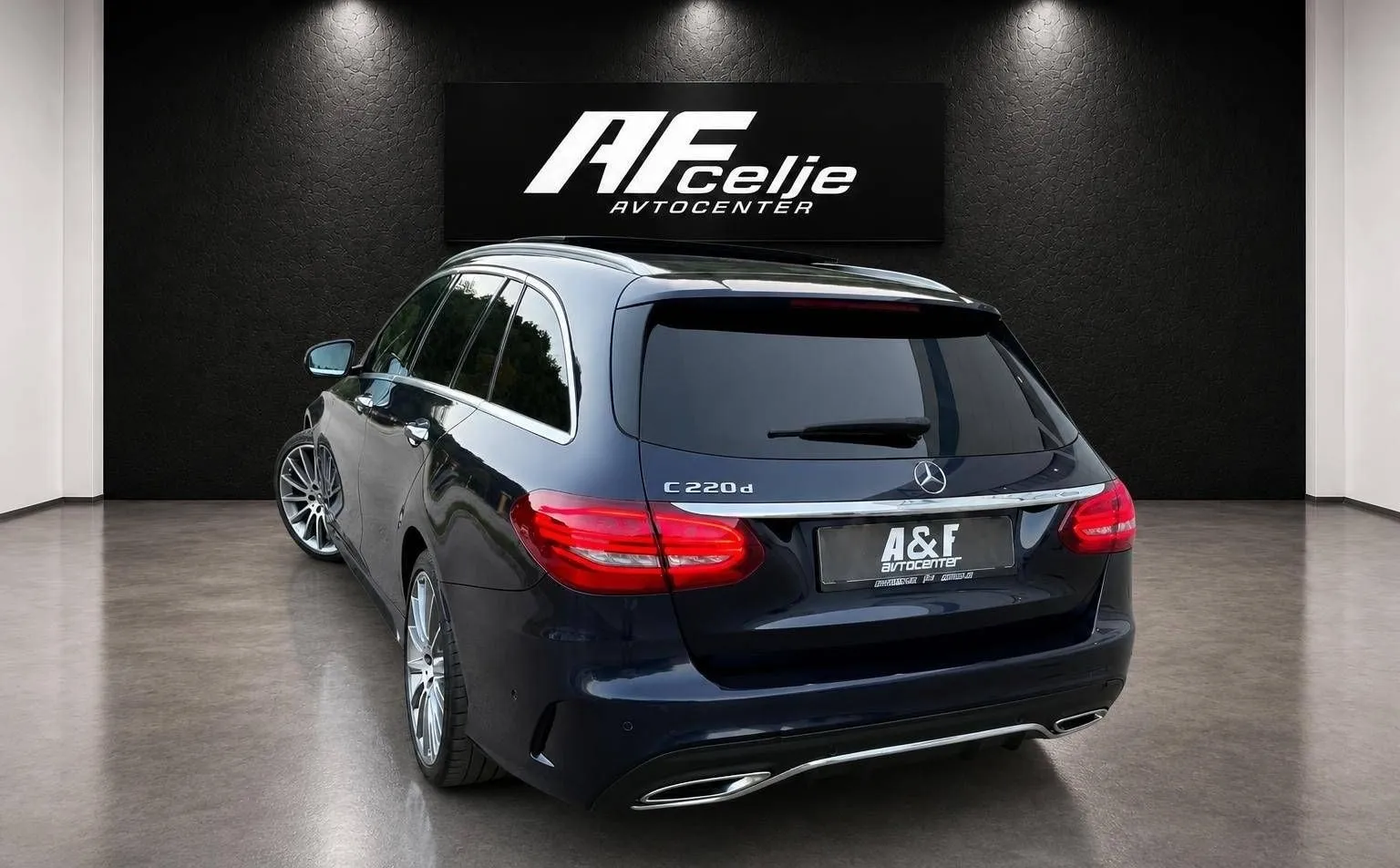 Notranja slika - Mercedes-Benz C-Razred - C 220 CDI-AUT-AMG LINE-VIRTUAL-PANORAMA HEAD UP... - 7