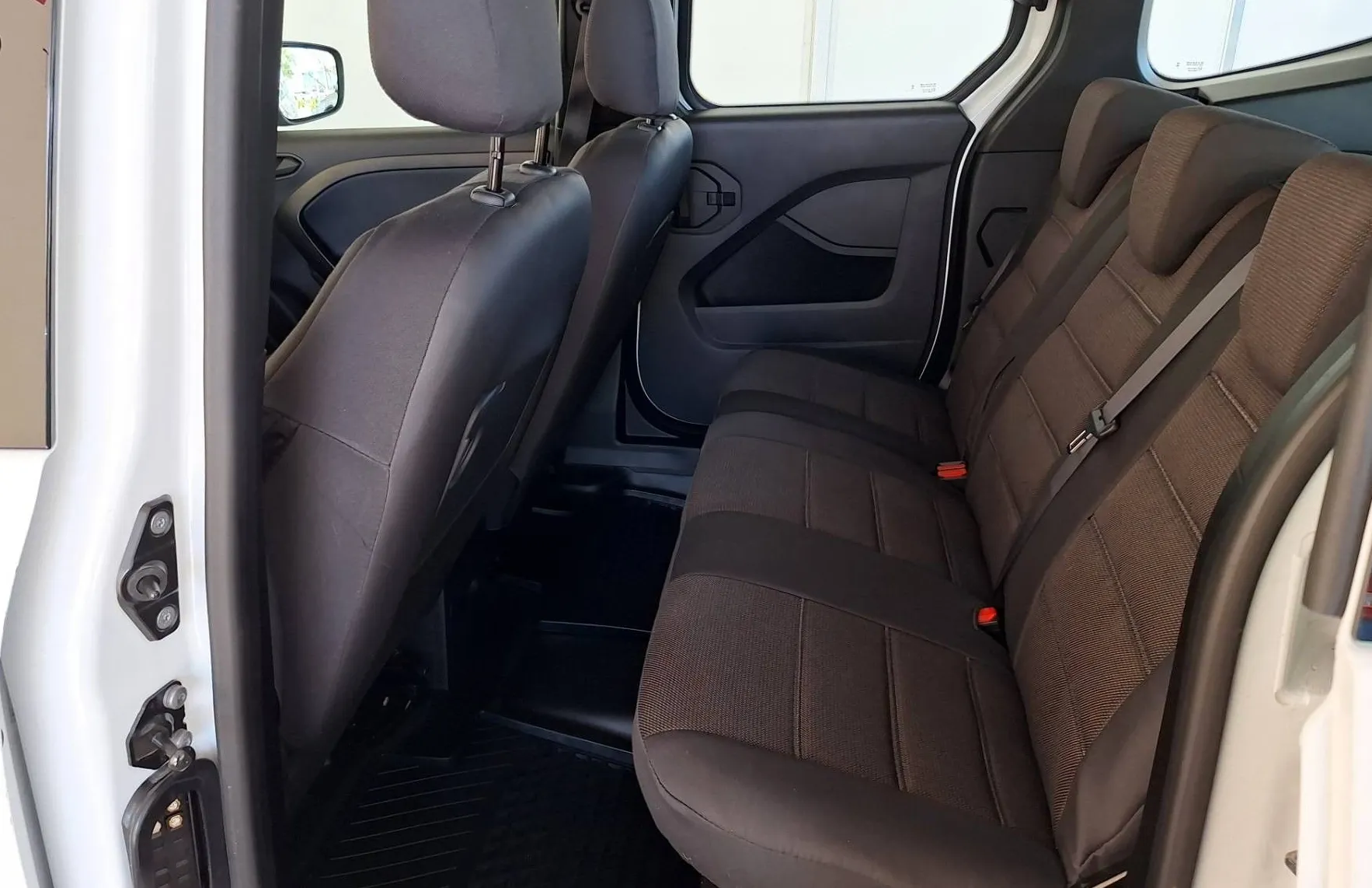 Zunanja slika - Mercedes-Benz Citan - Tourer 112 CDI •Slovensko vozilo•1.lastnik•PDC•... - 14