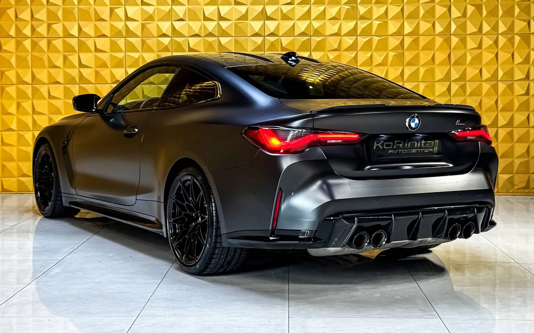 Notranja slika - BMW M4 - Competition xDrive-LASER-KERAMIK-VENT-PPF-KARBON . - 8