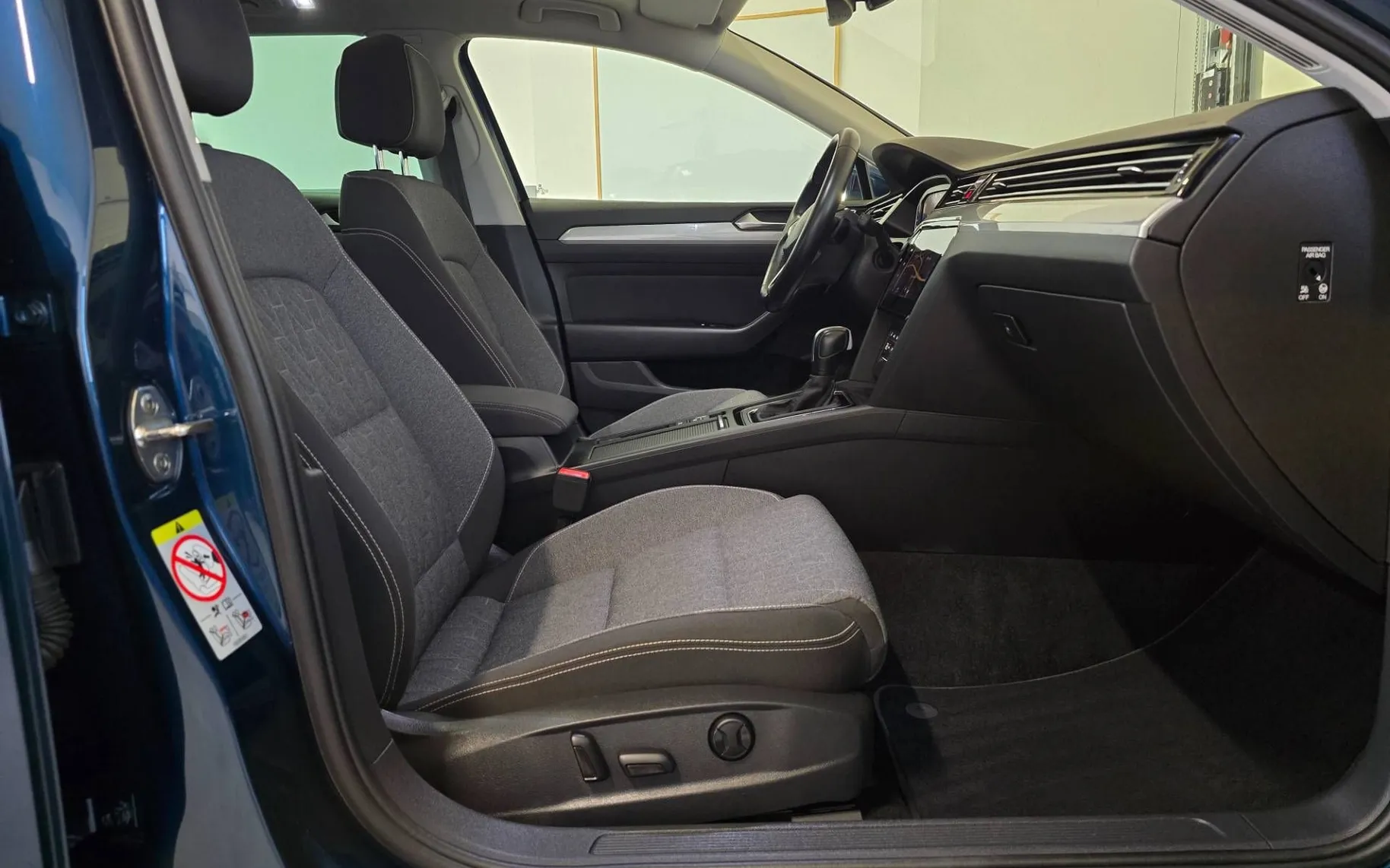 Notranja slika - Volkswagen Passat Variant - 2.0 TDI Business DSG - Matrix.virtual.360kam.pano - 17