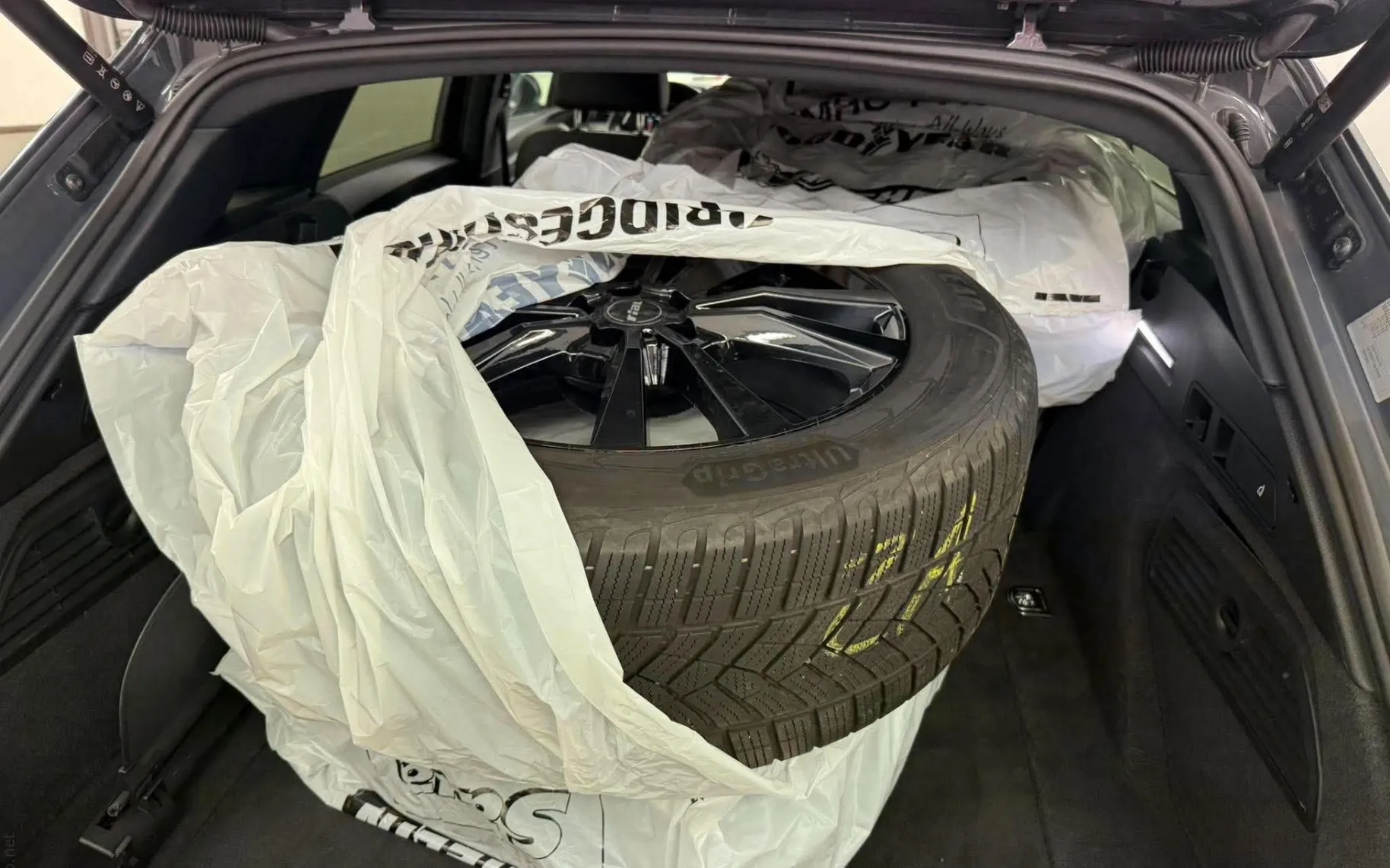 Zunanja slika - Audi e-tron - 50 quattro S line.NEMŠKI+4ALU.KAMERA.NAV.USNJE.LED - 14