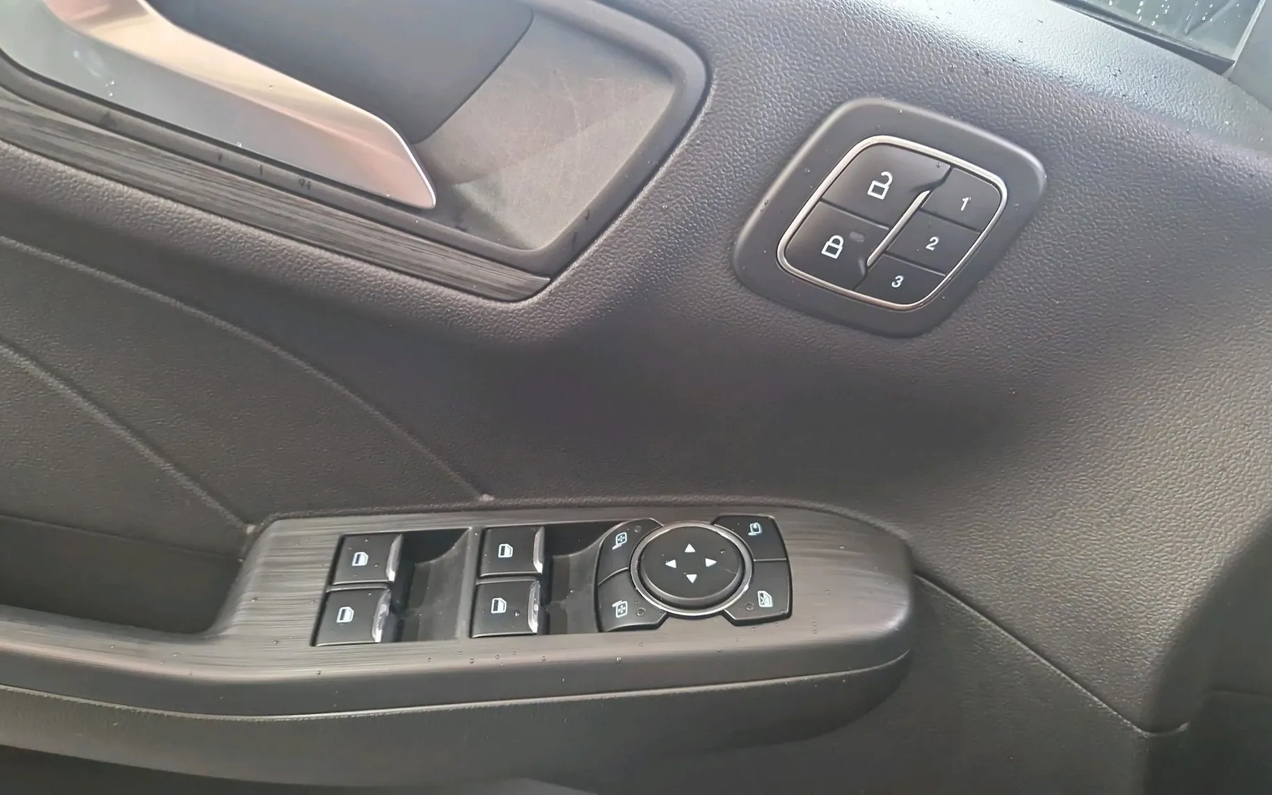 Zunanja slika - Ford Kuga - Active X 2.5 HYBR 134kW FHEV AWD-SLO-RADAR-HEADUP - 17