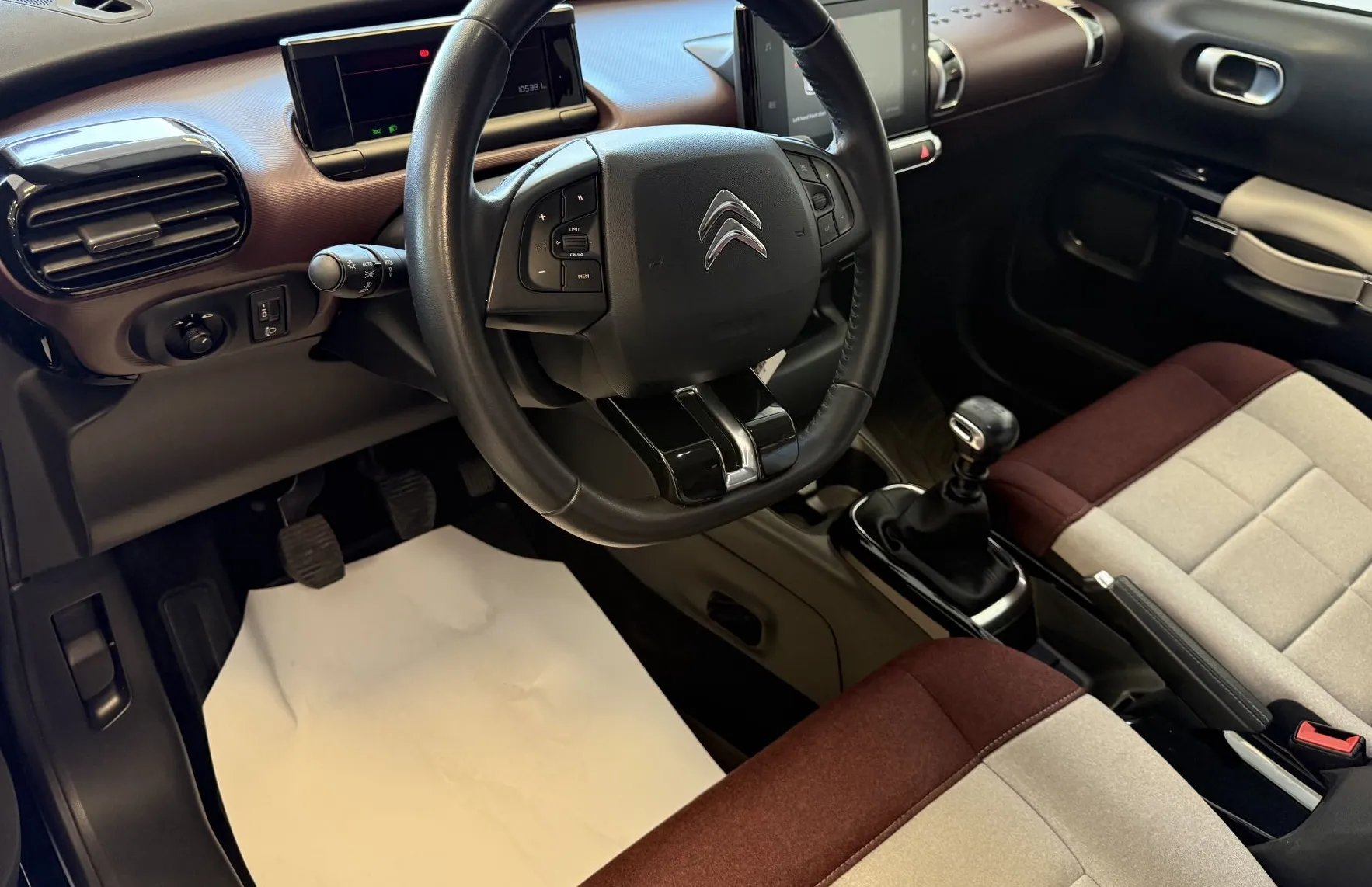 Zunanja slika - Citroën C4 Cactus - 1.2 PureTech SHiNE -1.LASTNIK-SLO.-ODLIČEN- - 9