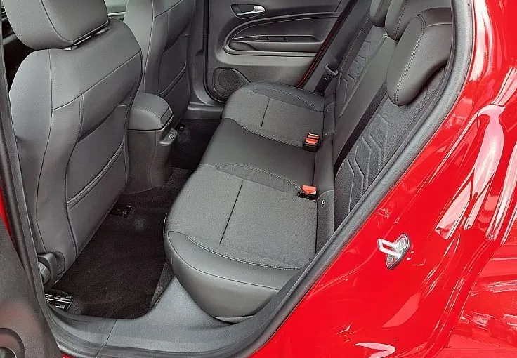 Zunanja slika - Jeep Avenger - Altitude 1.2 E-DCT6 MHEV 100 - 7