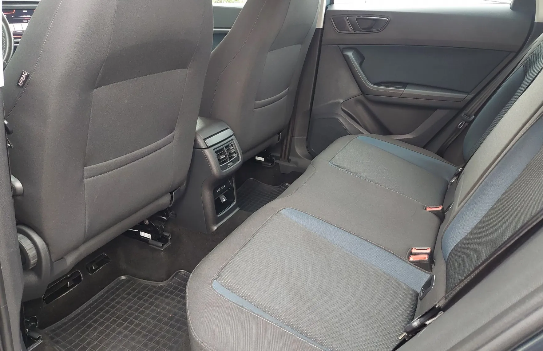Zunanja slika - Seat Ateca - 2.0 TDI 110 KW FR - 6