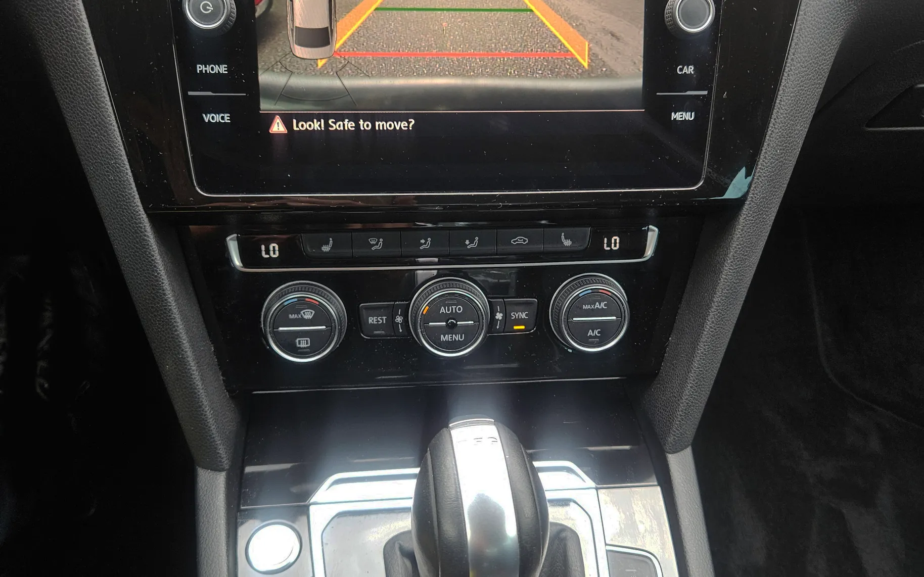 Notranja slika - Volkswagen Passat - Variant 2,0 TDI BMT Highline DSG - 9