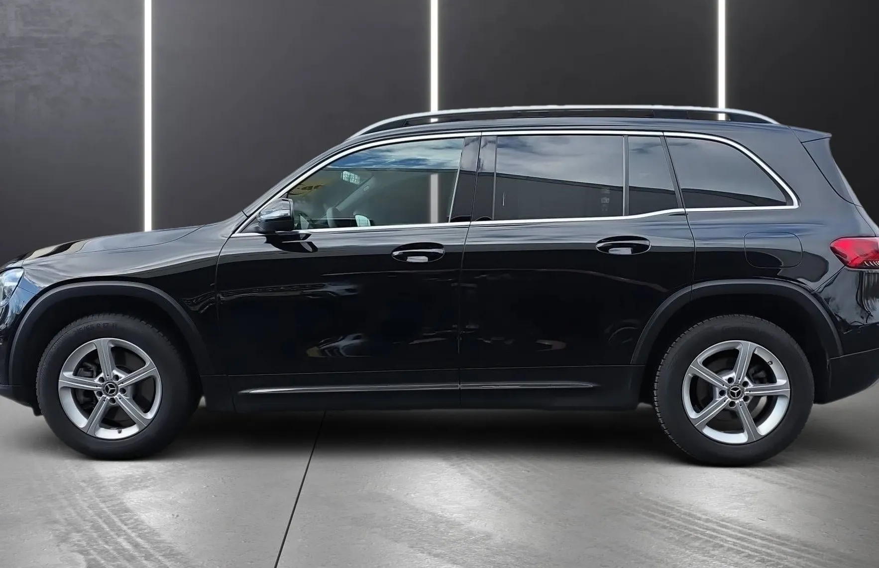 Zunanja slika - Mercedes-Benz GLB-Razred - 200 d  DISTRONIC LED NAVI KAMERA USNJE TOP OBROKI. - 2