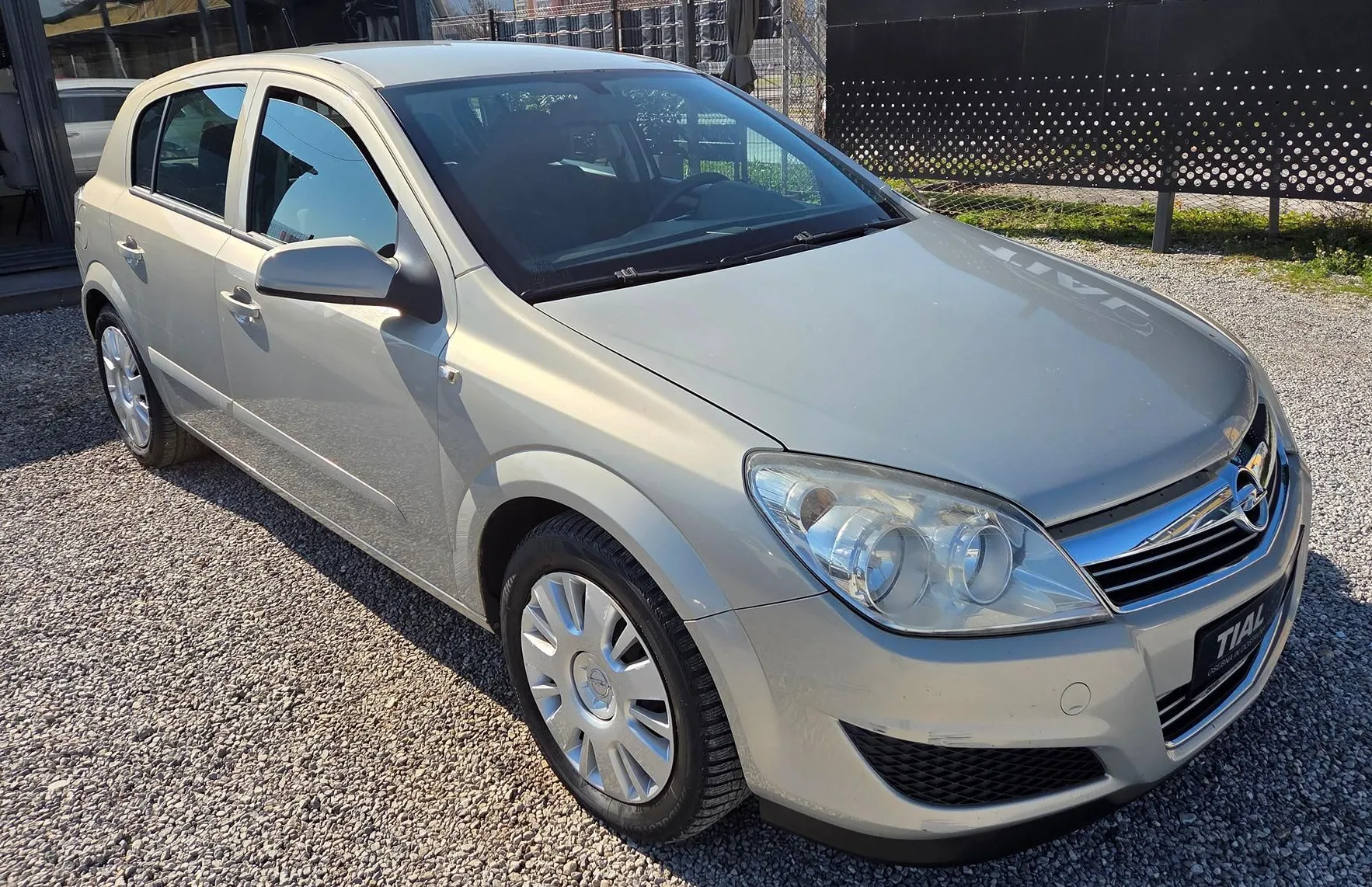 Zunanja slika - Opel Astra - 1.7CDTI-SLO-1LASTNIK-KLIMA-REDNO SERVISIRANA - 3