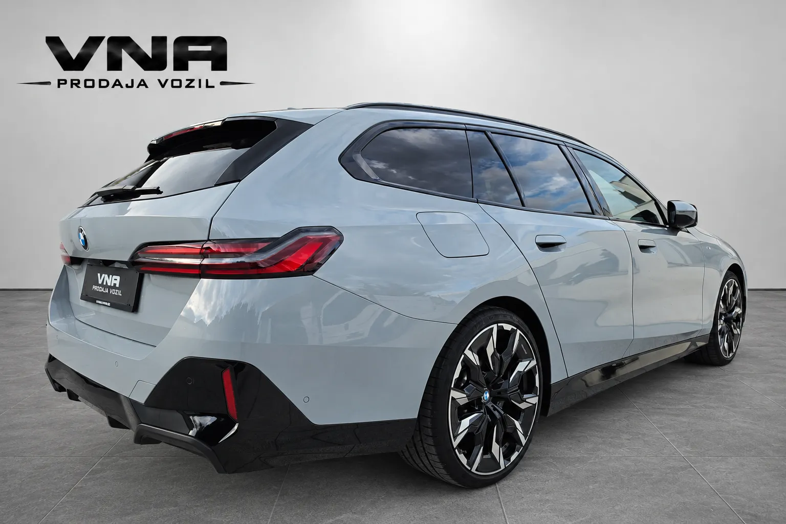 Zunanja slika - BMW serija 5 Touring: - 540d xDrive Touring Avt. |M-OPTIC|VIRTUAL|HL-SED| - 6
