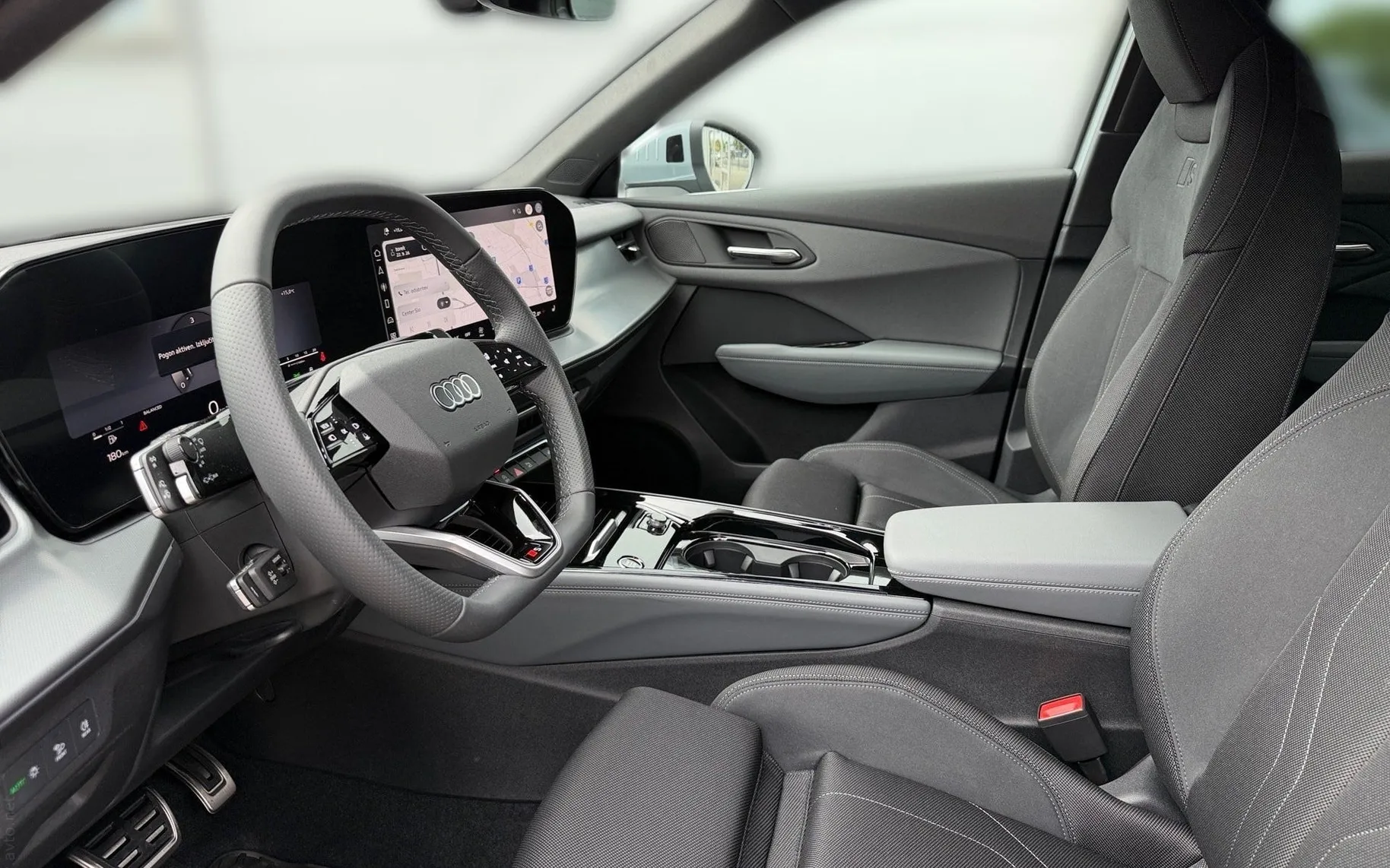 Notranja slika - Audi Q3 - TDI quattro 142 kW - 7
