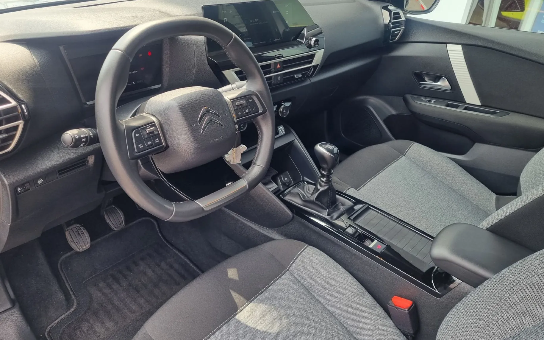 Zunanja slika - Citroën C4 - 1.2 PureTech 100 You  - SAMO 19.857KM - ODLIČEN - 8
