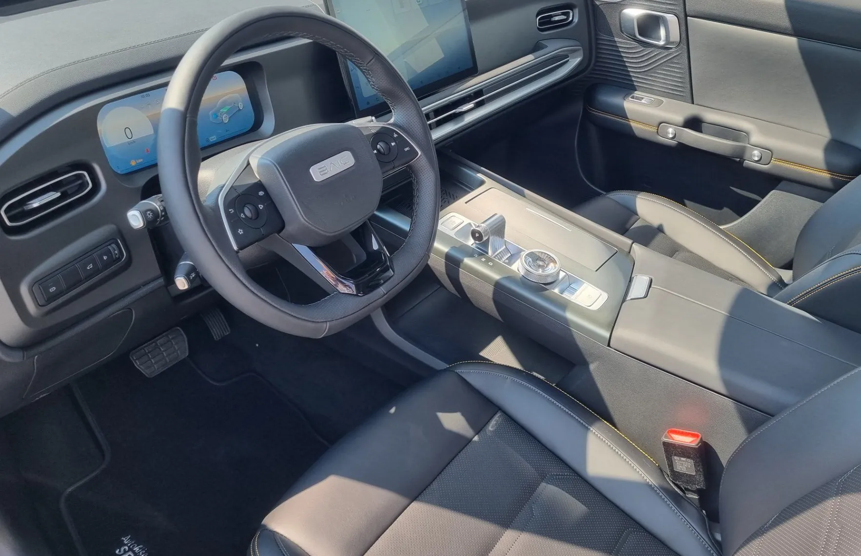 Zunanja slika - Baic BJ30 - e HYBRID 4WD - BOGATA OPREMA - MOŽNA TESTNA VOŽNJA - 9