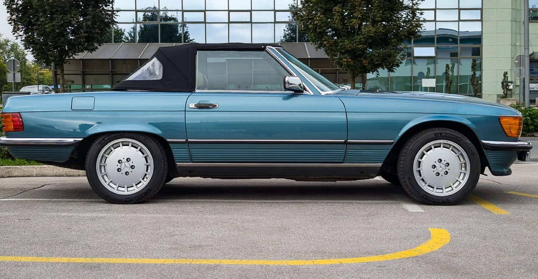 Zunanja slika - Mercedes-Benz SL-Razred - SL560 oldtimer AUT certifikat starodobnika - 4