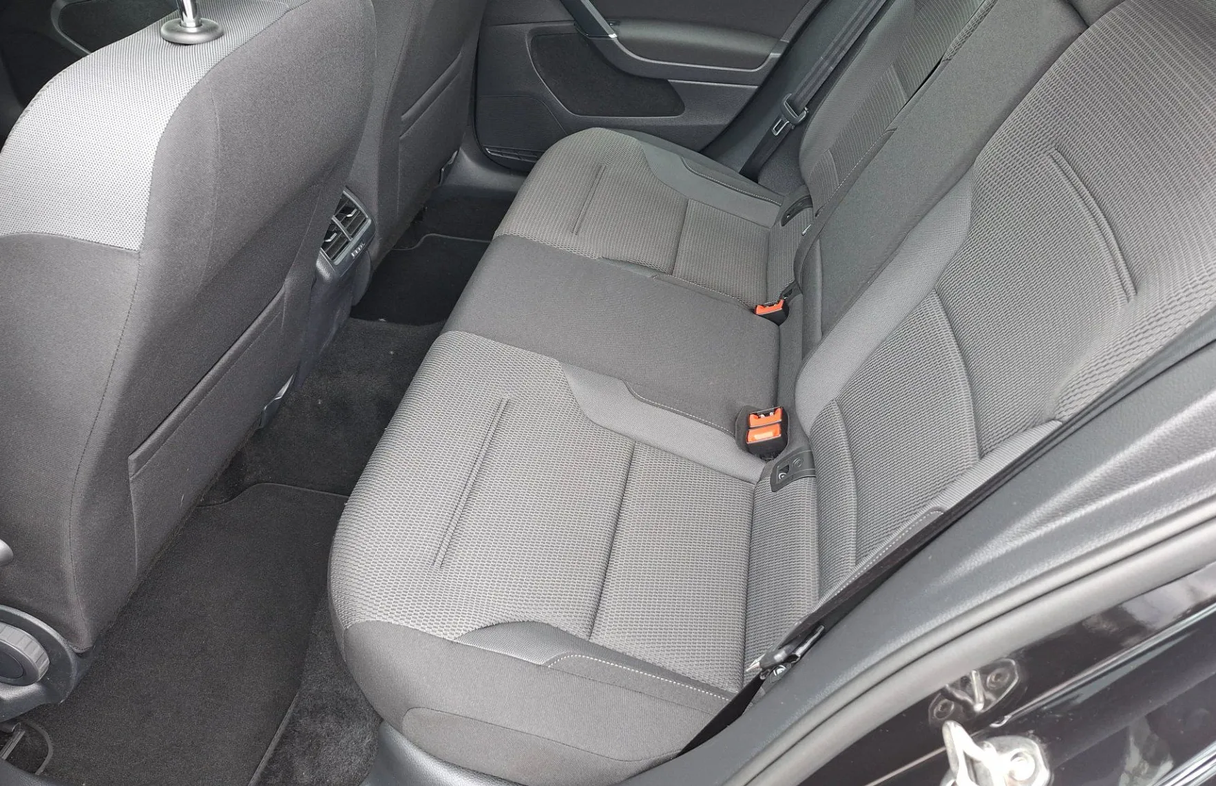 Zunanja slika - Volkswagen Golf - 2.0 TDI Comfortline DSG - 9